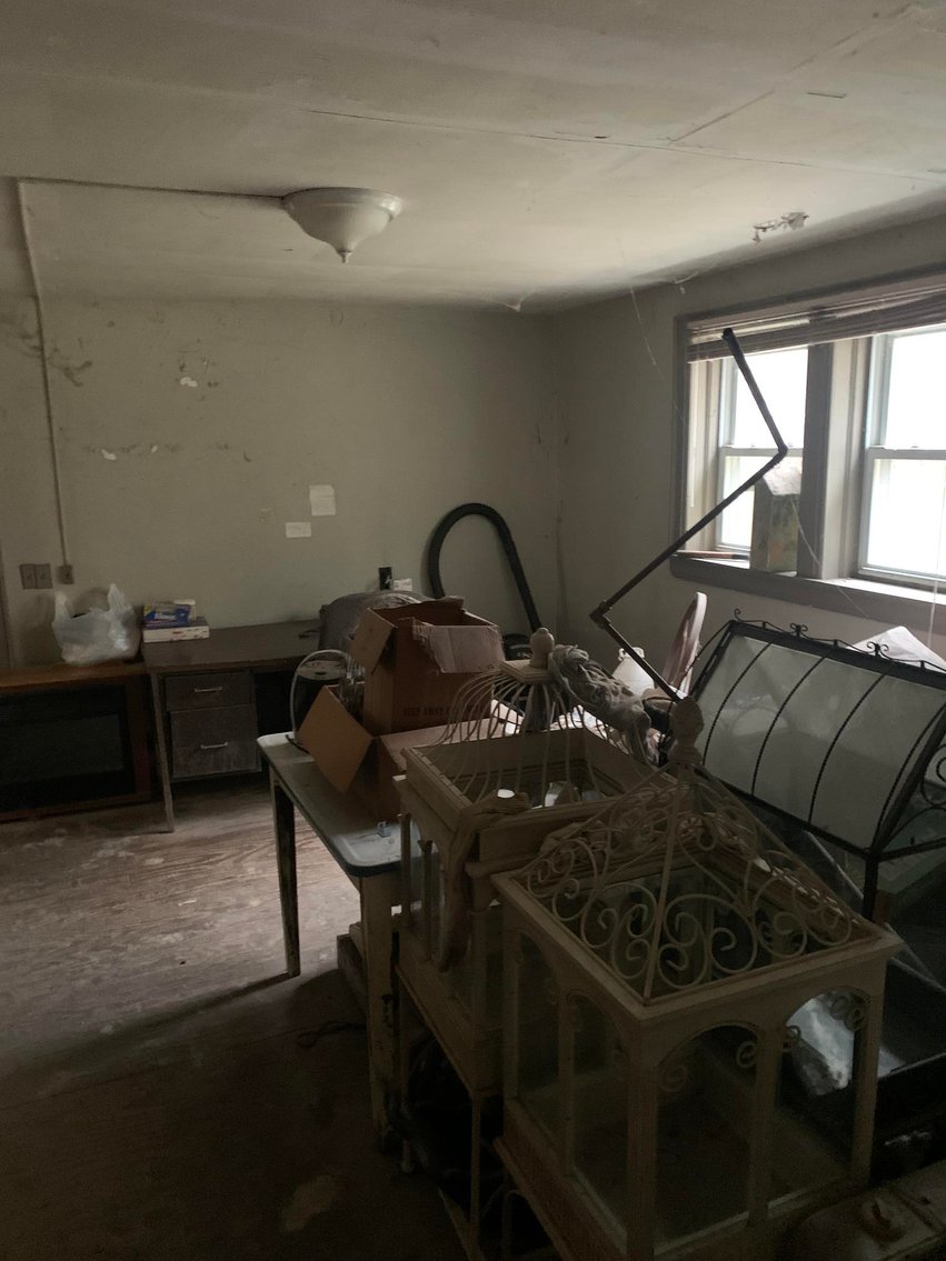 Image for SOLD $203,500 - Colonial Farmhouse on Nearly 12 Acres in Mink Shoals