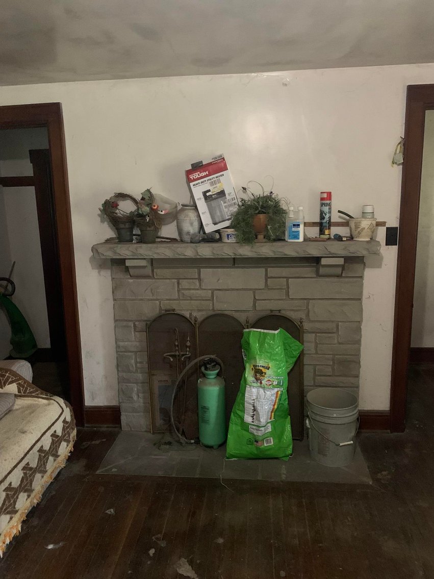 Image for SOLD $203,500 - Colonial Farmhouse on Nearly 12 Acres in Mink Shoals