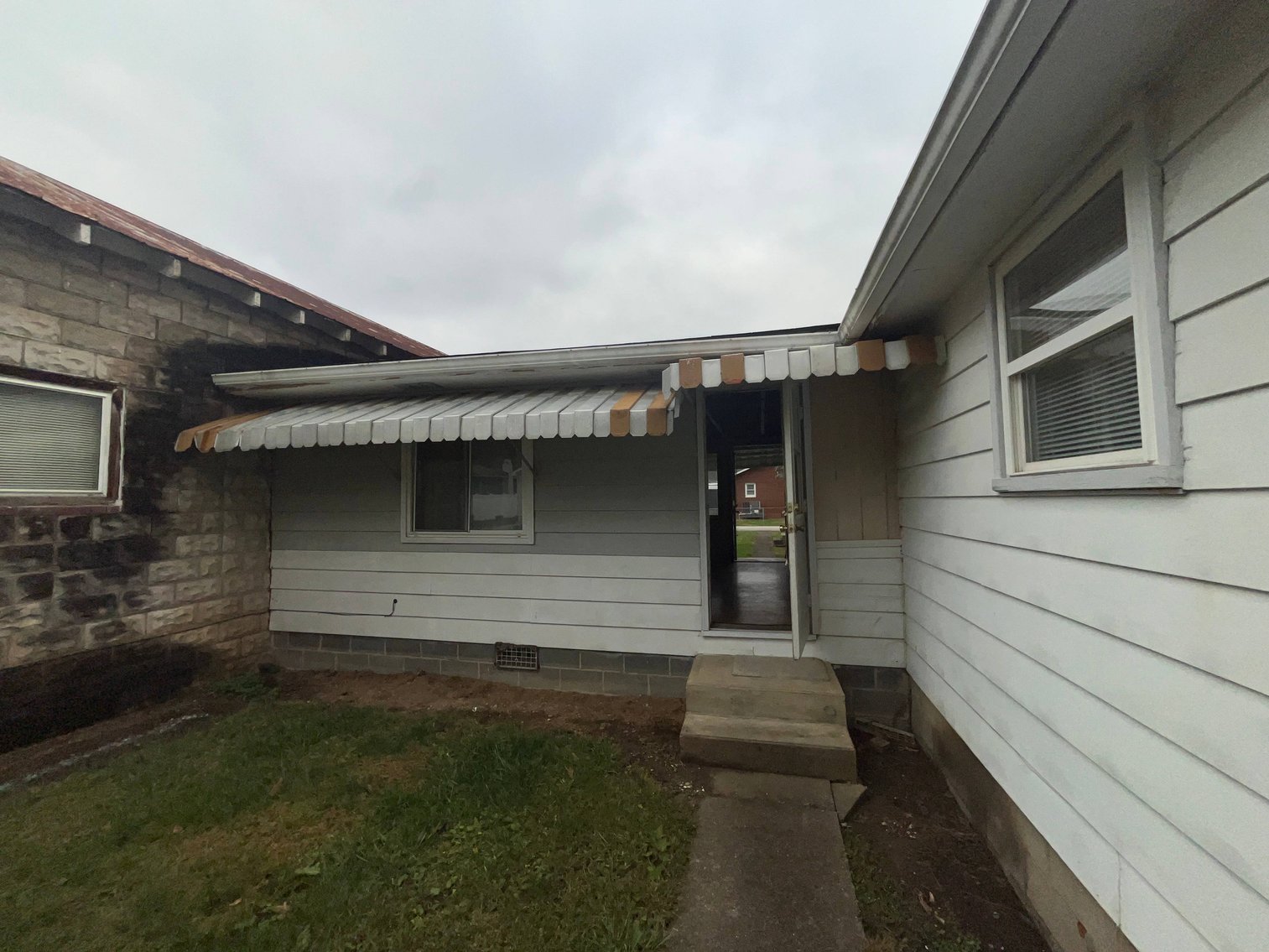 Image for SOLD $77,000 - 4-Unit Apartment Complex with Garage in Hamlin