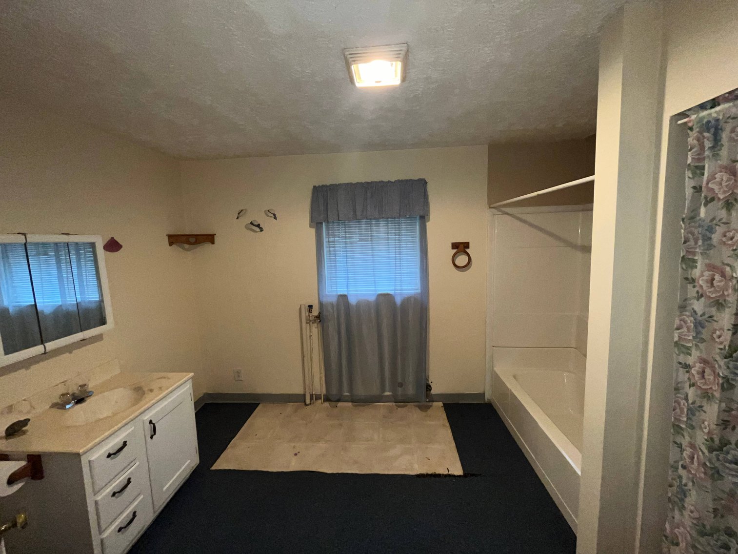 Image for SOLD $77,000 - 4-Unit Apartment Complex with Garage in Hamlin