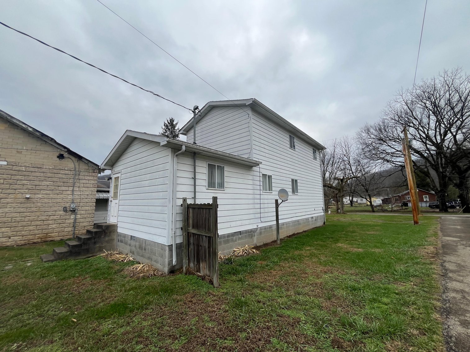 Image for SOLD $77,000 - 4-Unit Apartment Complex with Garage in Hamlin