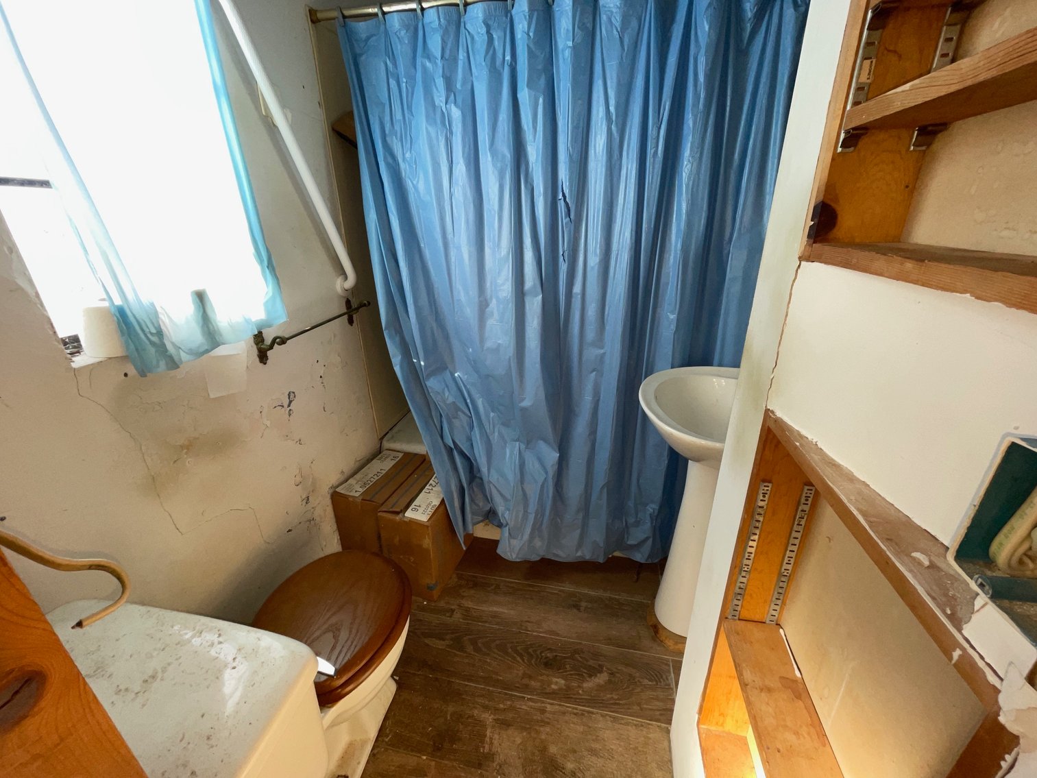 Image for SOLD $28,050 - 3 Bedroom with Full Basement in St. Albans Selling to the Highest Bidder