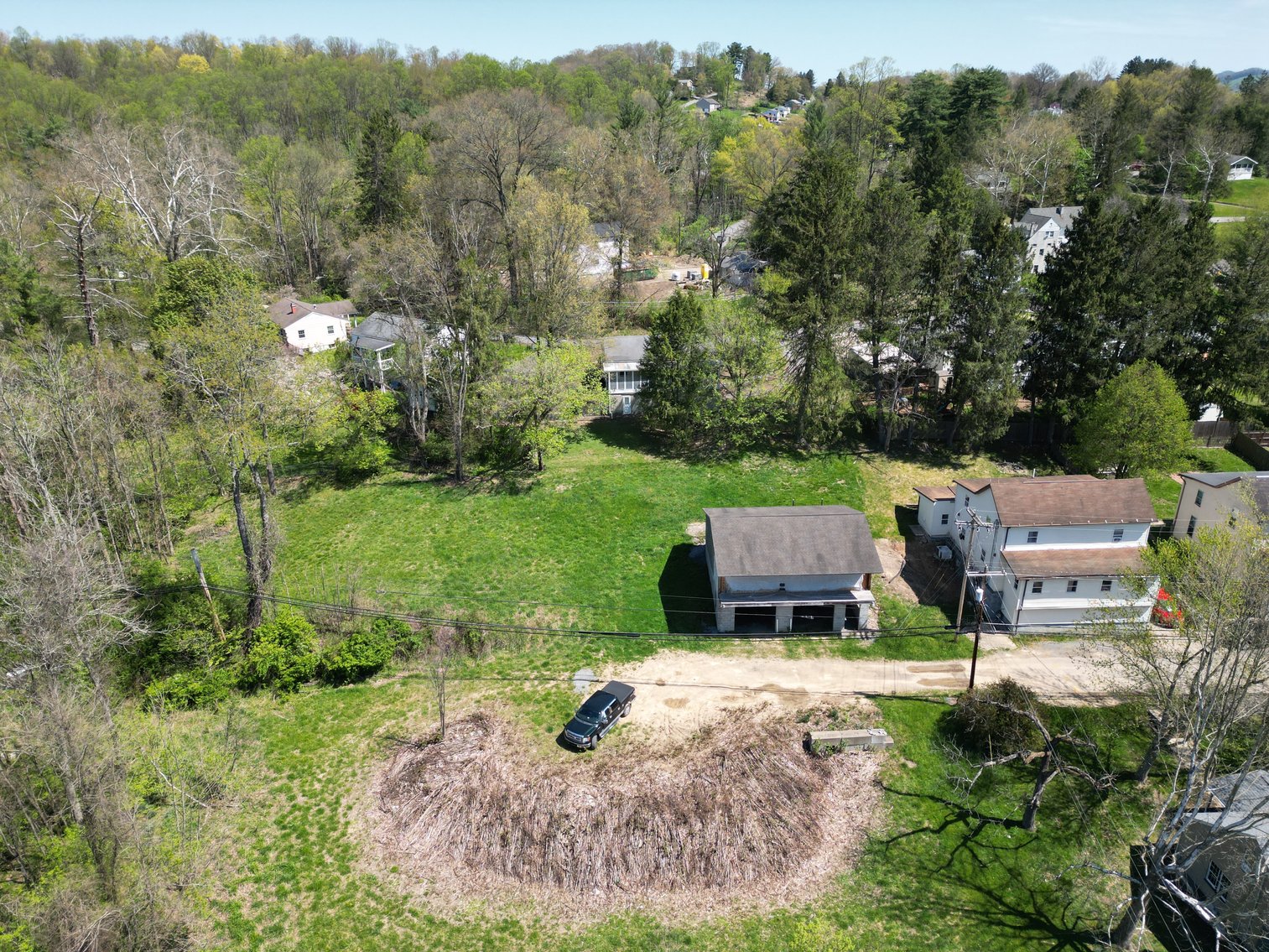 Image for SOLD $51,700 - Large Garage on 3.5 Acres with River Frontage in Fairmont