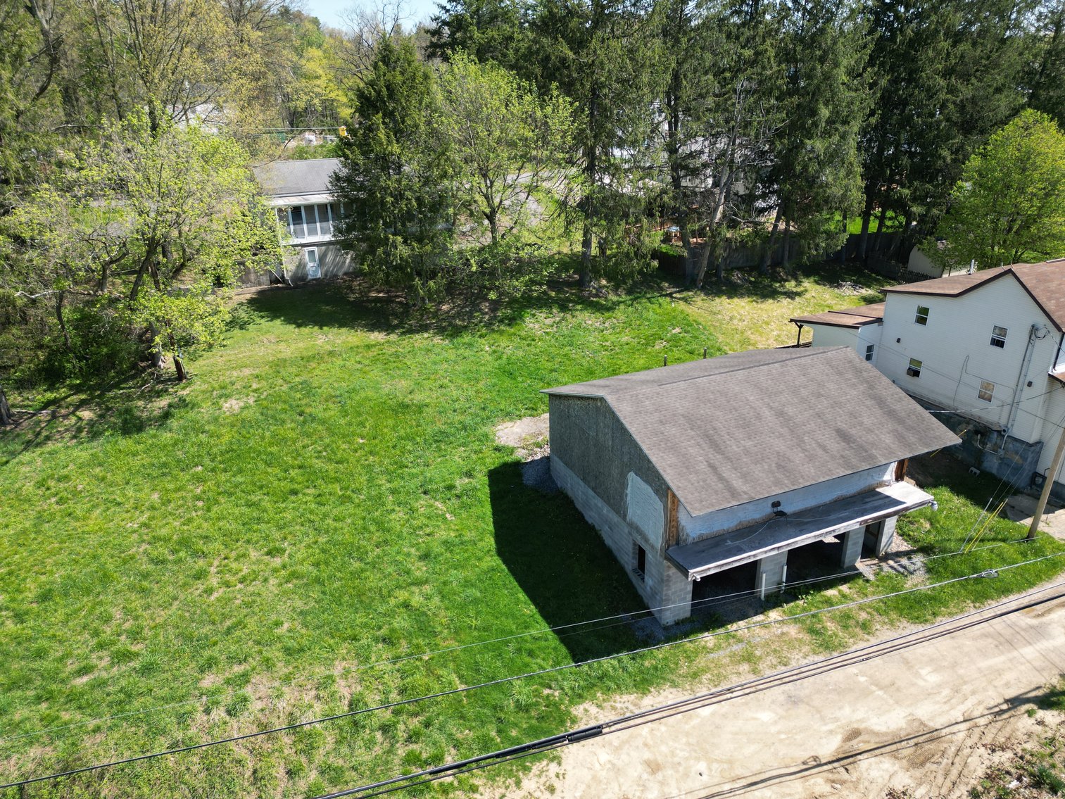 Image for SOLD $51,700 - Large Garage on 3.5 Acres with River Frontage in Fairmont
