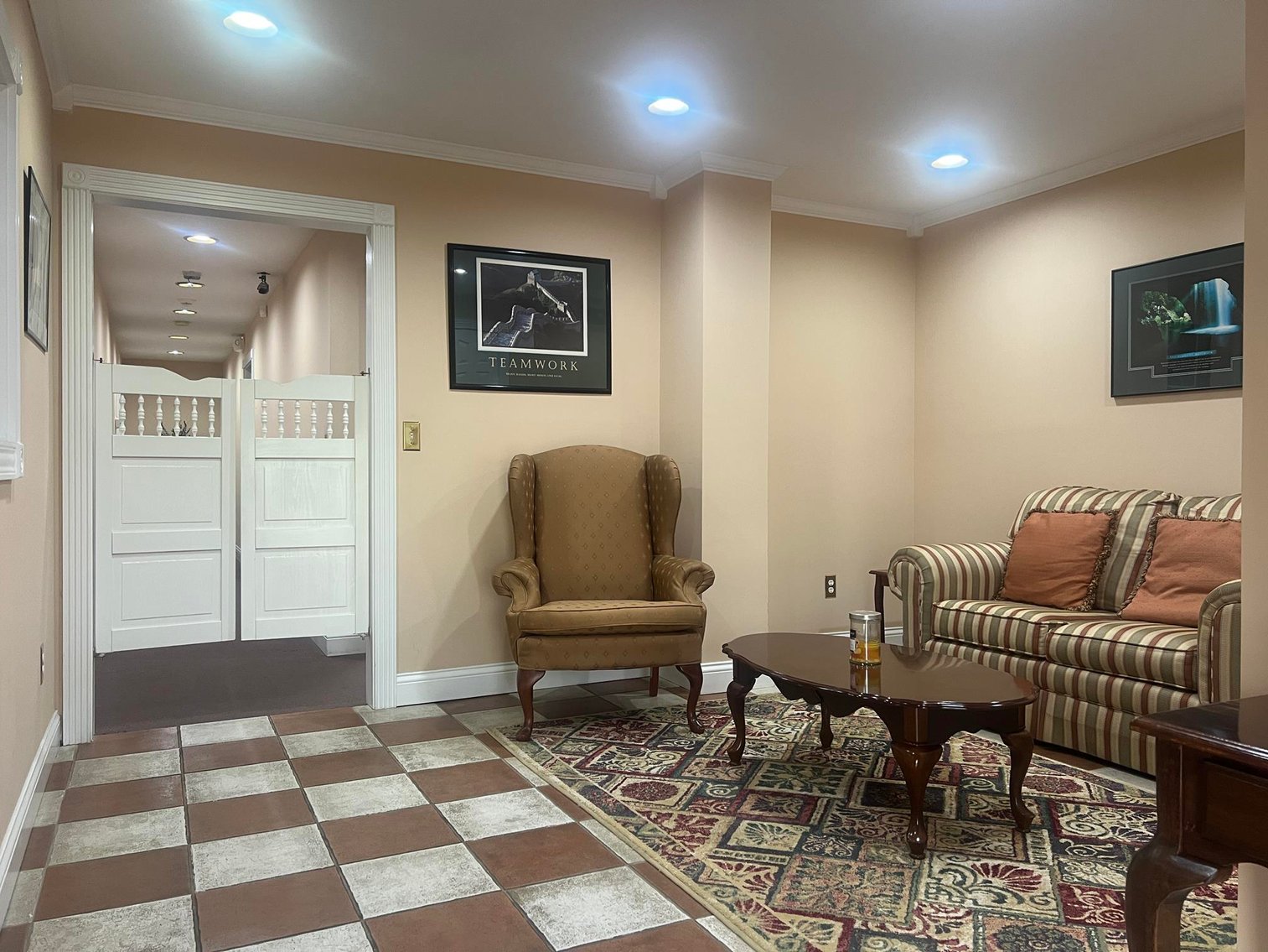 Image for SOLD $137,500 - Well-Maintained Commercial Office and Warehouse in Huntington