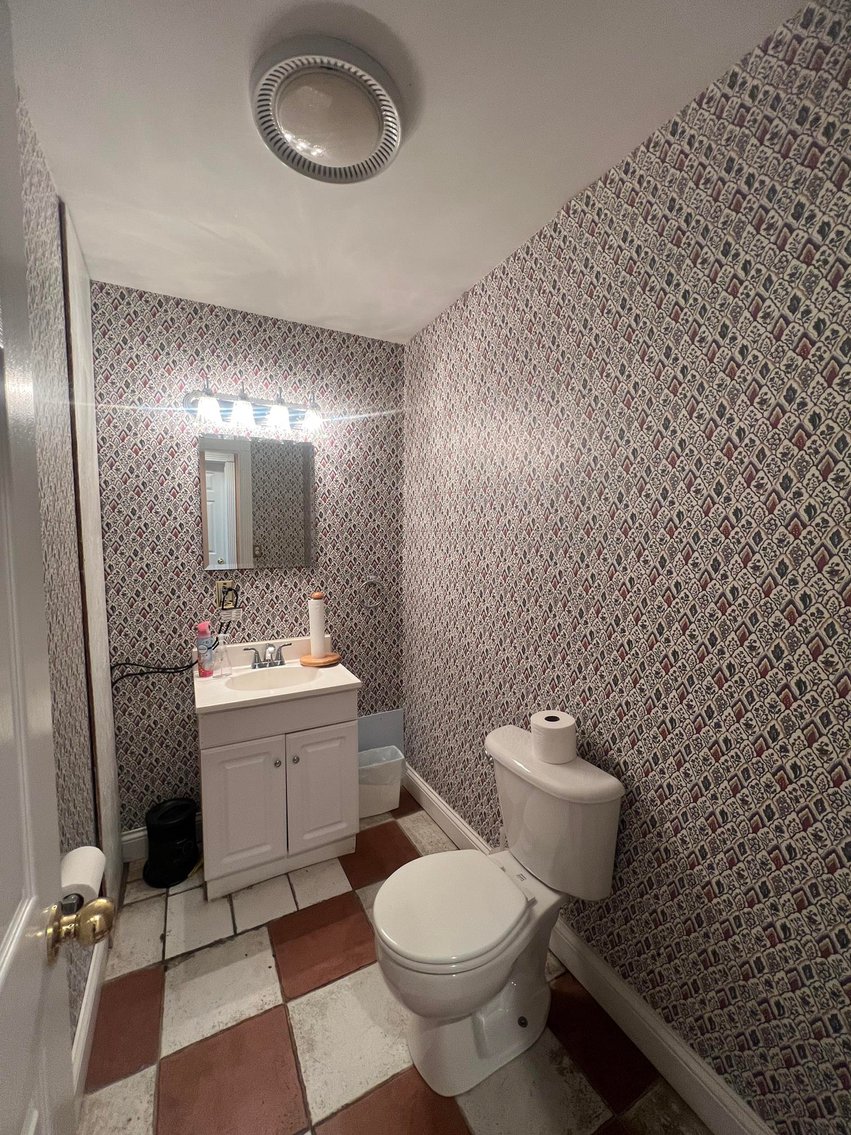 Image for SOLD $137,500 - Well-Maintained Commercial Office and Warehouse in Huntington