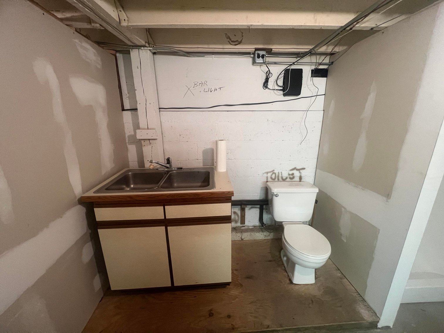 Image for SOLD $137,500 - Well-Maintained Commercial Office and Warehouse in Huntington