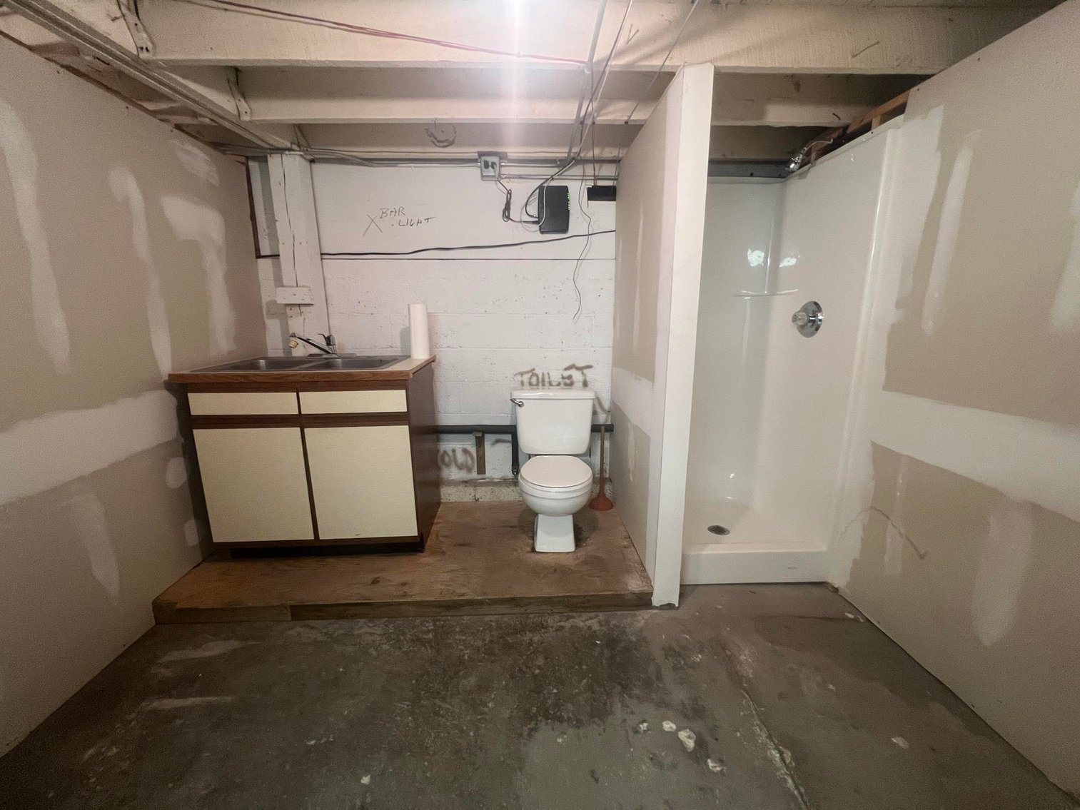 Image for SOLD $137,500 - Well-Maintained Commercial Office and Warehouse in Huntington