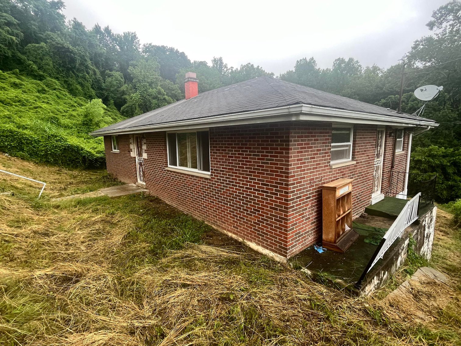 Image for SOLD - Brick 3 Bedroom with Fenced Yard in Charleston