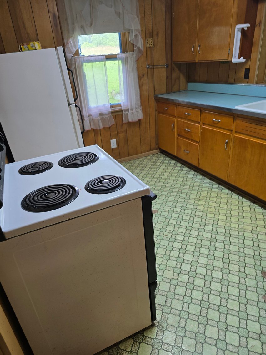 Image for SOLD $126,500 - 2 Bedroom Home on 1.5 Acres in Fairmont