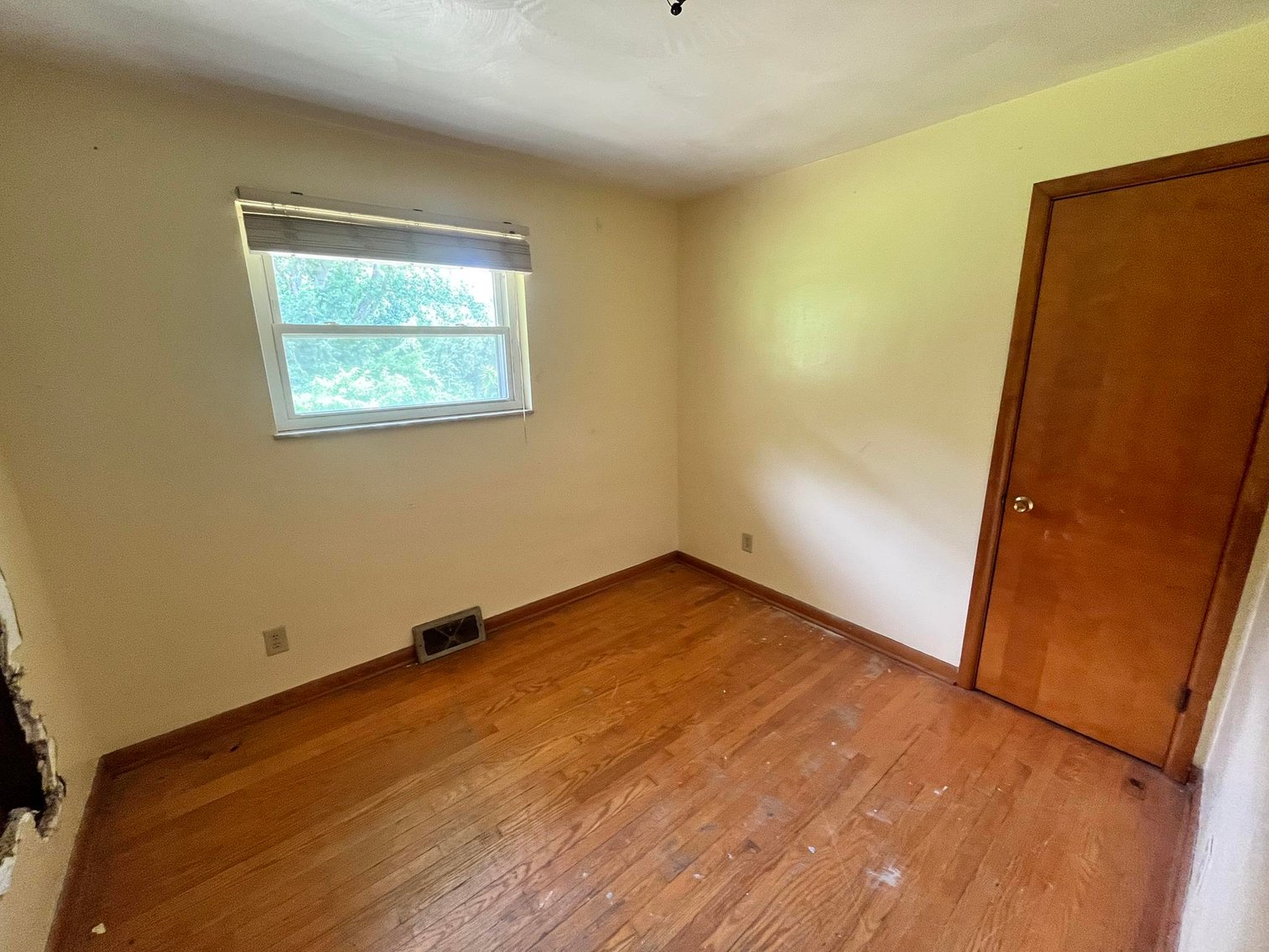 Image for SOLD - Brick 3 Bedroom with Fenced Yard in Charleston