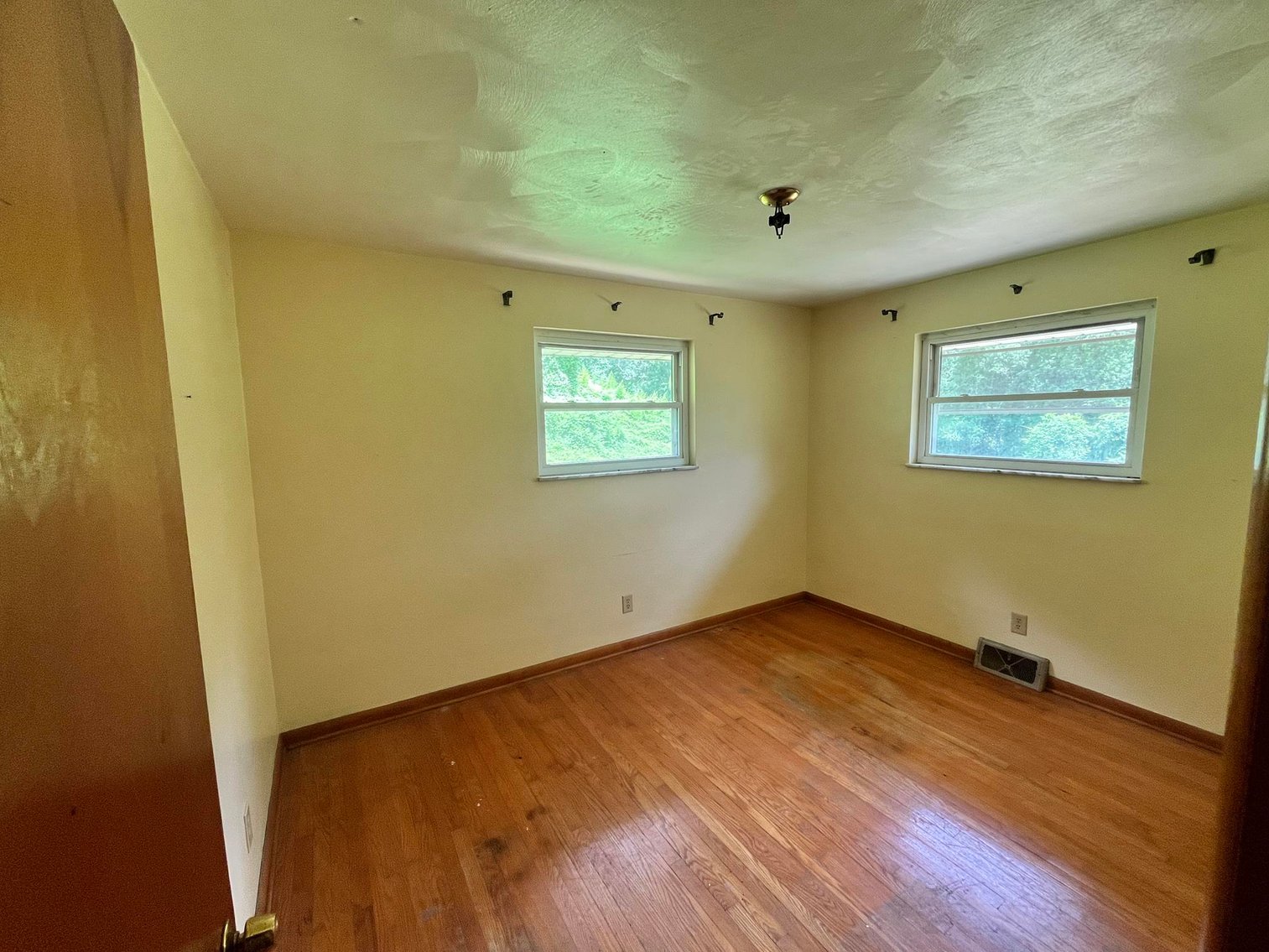 Image for SOLD - Brick 3 Bedroom with Fenced Yard in Charleston