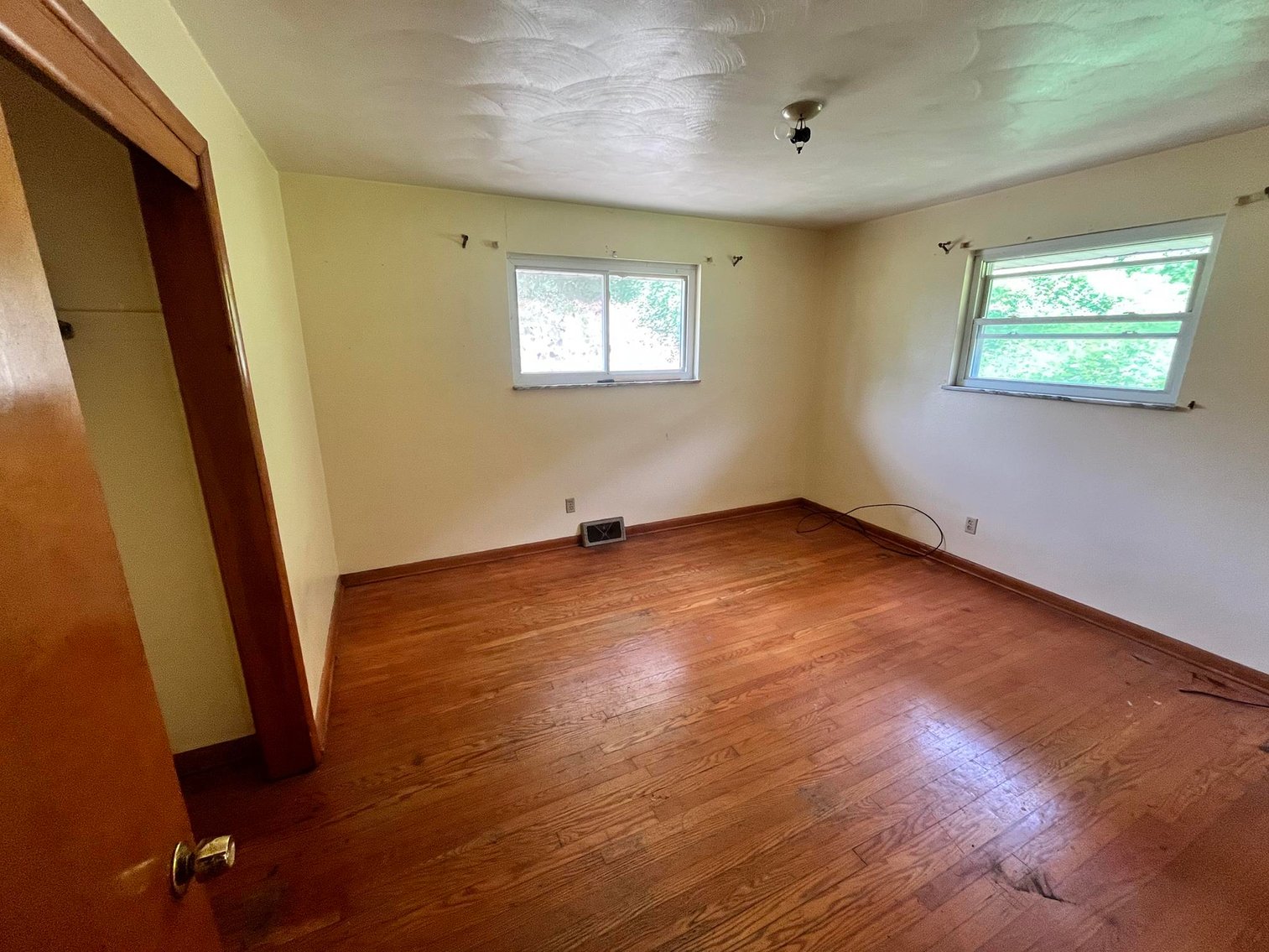 Image for SOLD - Brick 3 Bedroom with Fenced Yard in Charleston