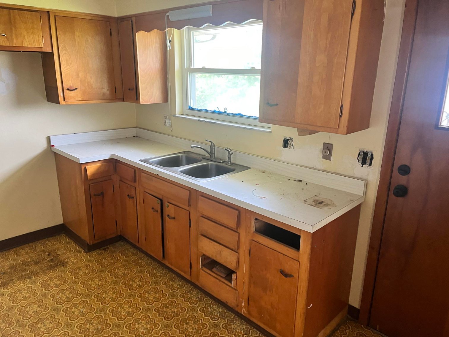 Image for SOLD - Brick 3 Bedroom with Fenced Yard in Charleston