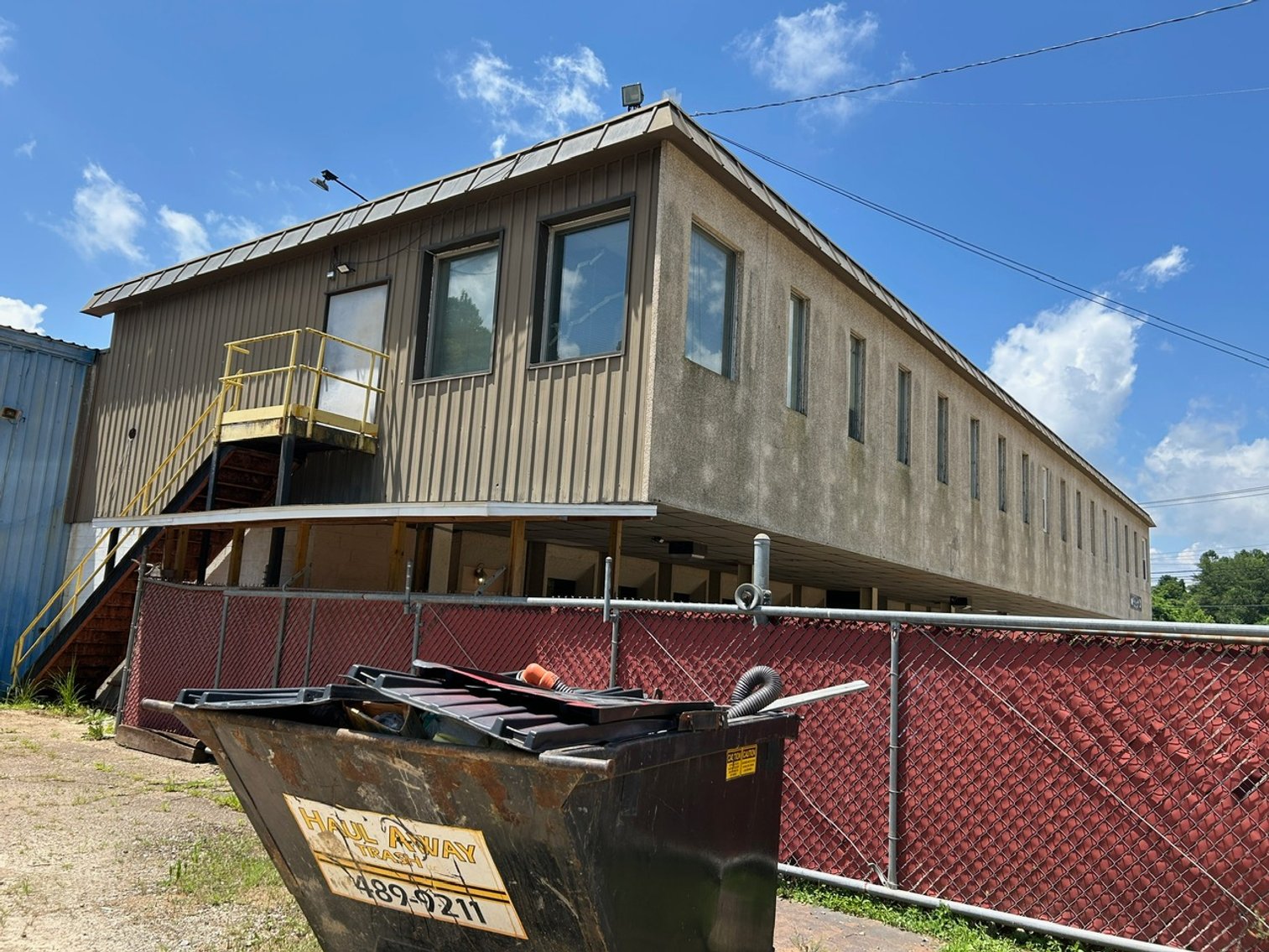 Image for SOLD $385,000 - Multi-Unit Commercial Facility on 6.5 Acres in Vienna
