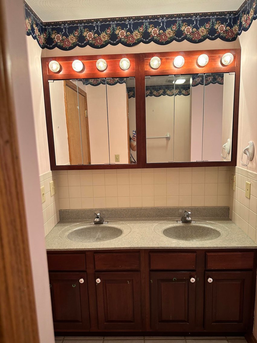 Image for SOLD $803,000 - Stunning 70 Acre Gated Estate with Creek Access, Maintenance Shop, and Beautiful Home in Millwood