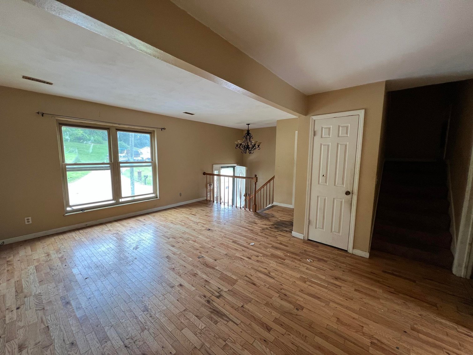 Image for SOLD $93,500 - 3 Bedroom Townhome in a Great Nitro Location Selling to the Highest Bidder