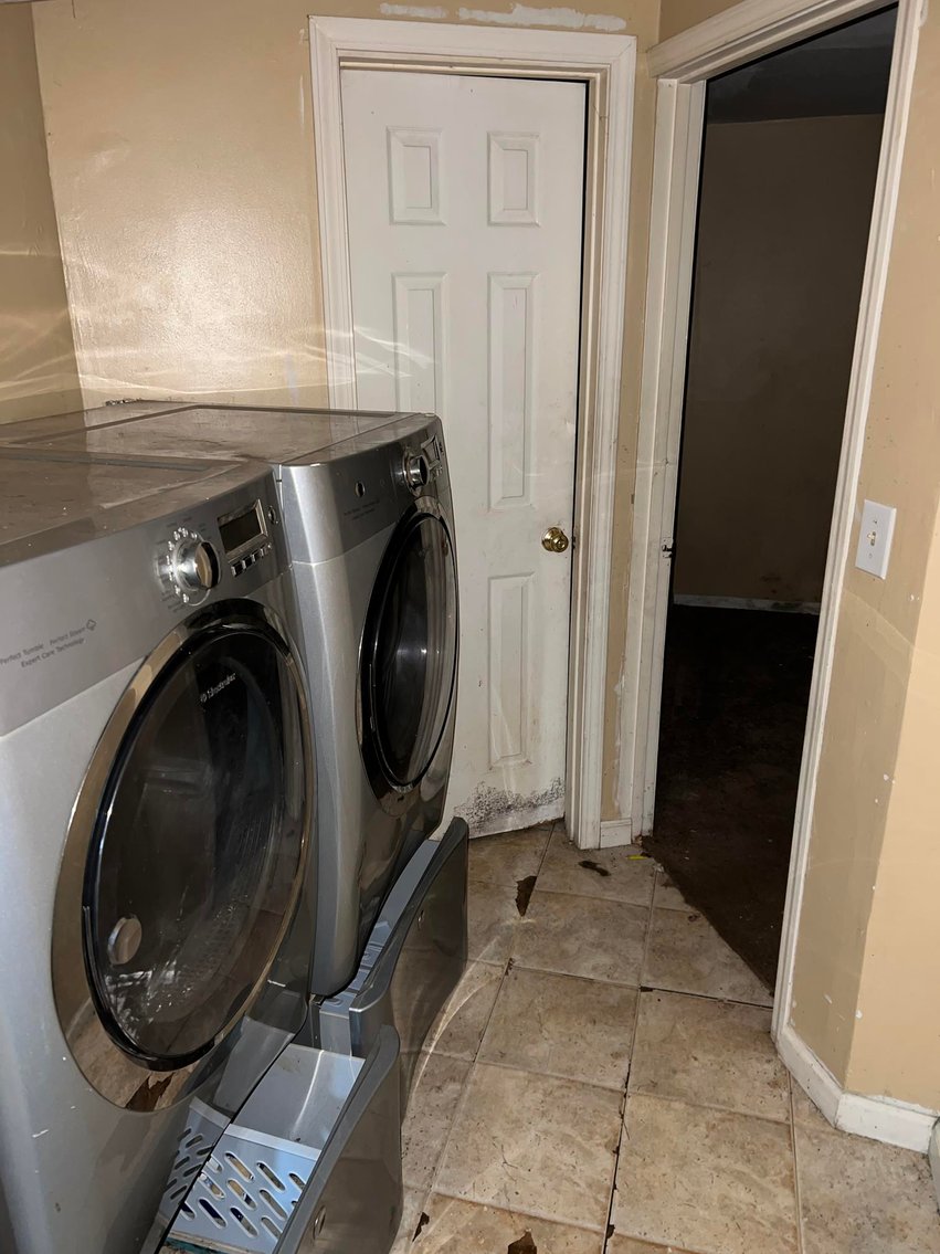 Image for SOLD $93,500 - 3 Bedroom Townhome in a Great Nitro Location Selling to the Highest Bidder