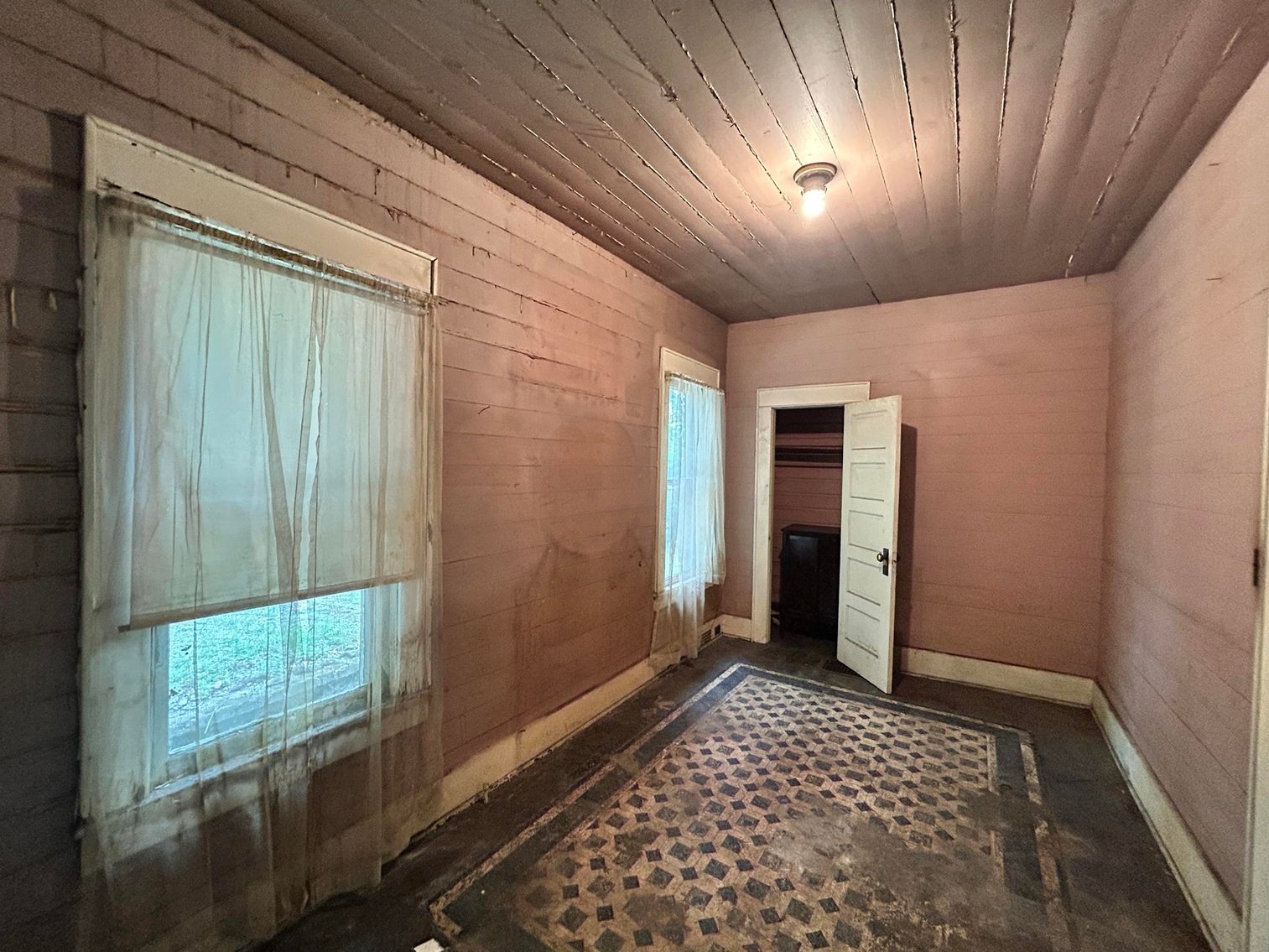 Image for SOLD $385,000 - 10.6 Acres with Spacious Project Home in Morgantown Selling to the Highest Bidder