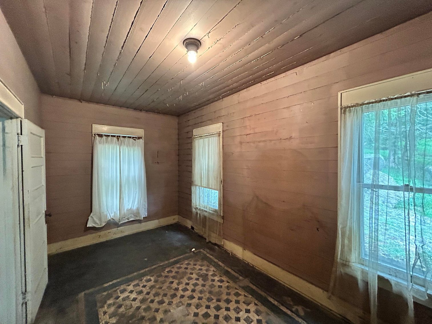 Image for SOLD $385,000 - 10.6 Acres with Spacious Project Home in Morgantown Selling to the Highest Bidder