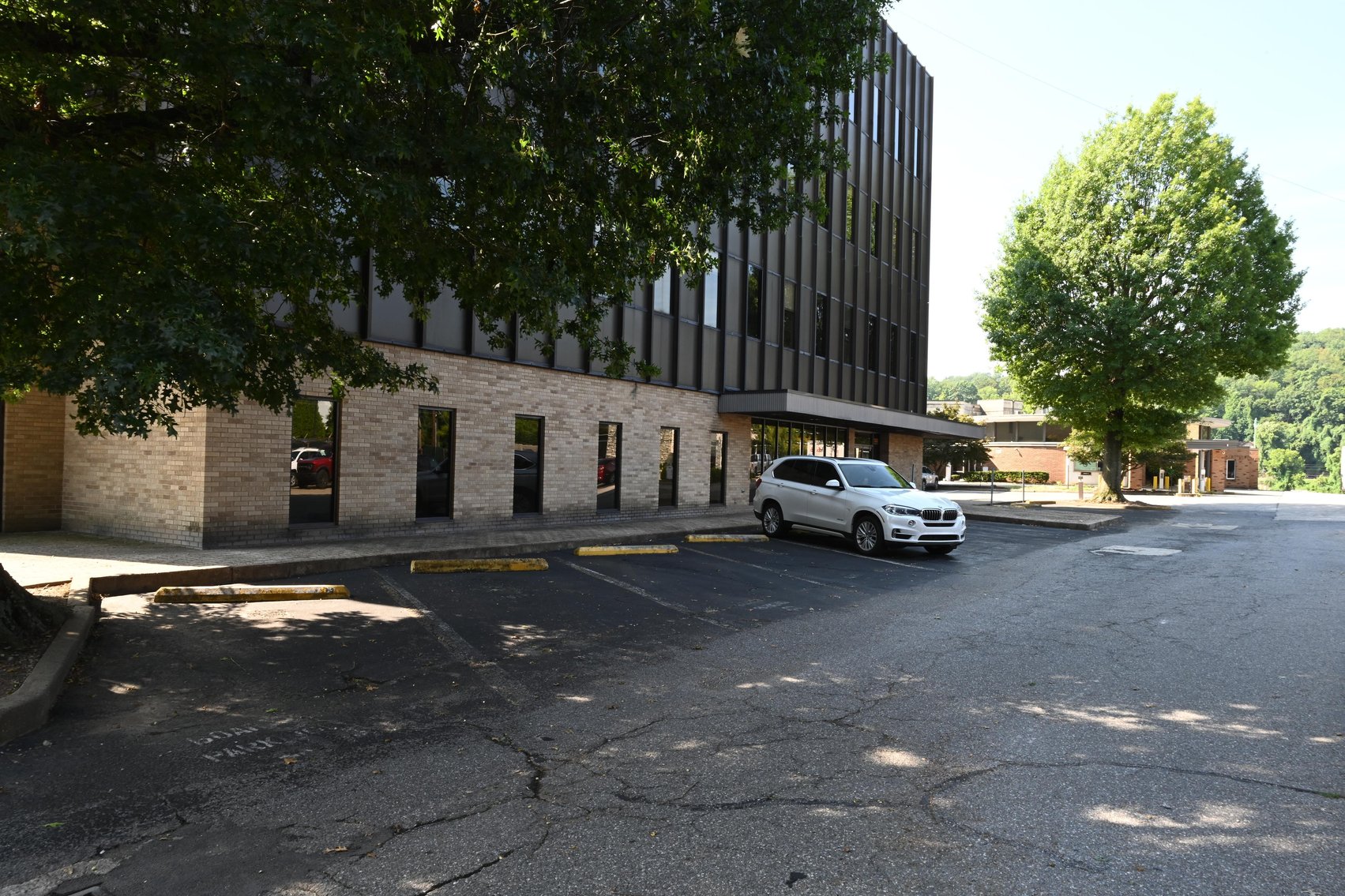 Image for Impressive 4-Story Office Building in Downtown Charleston