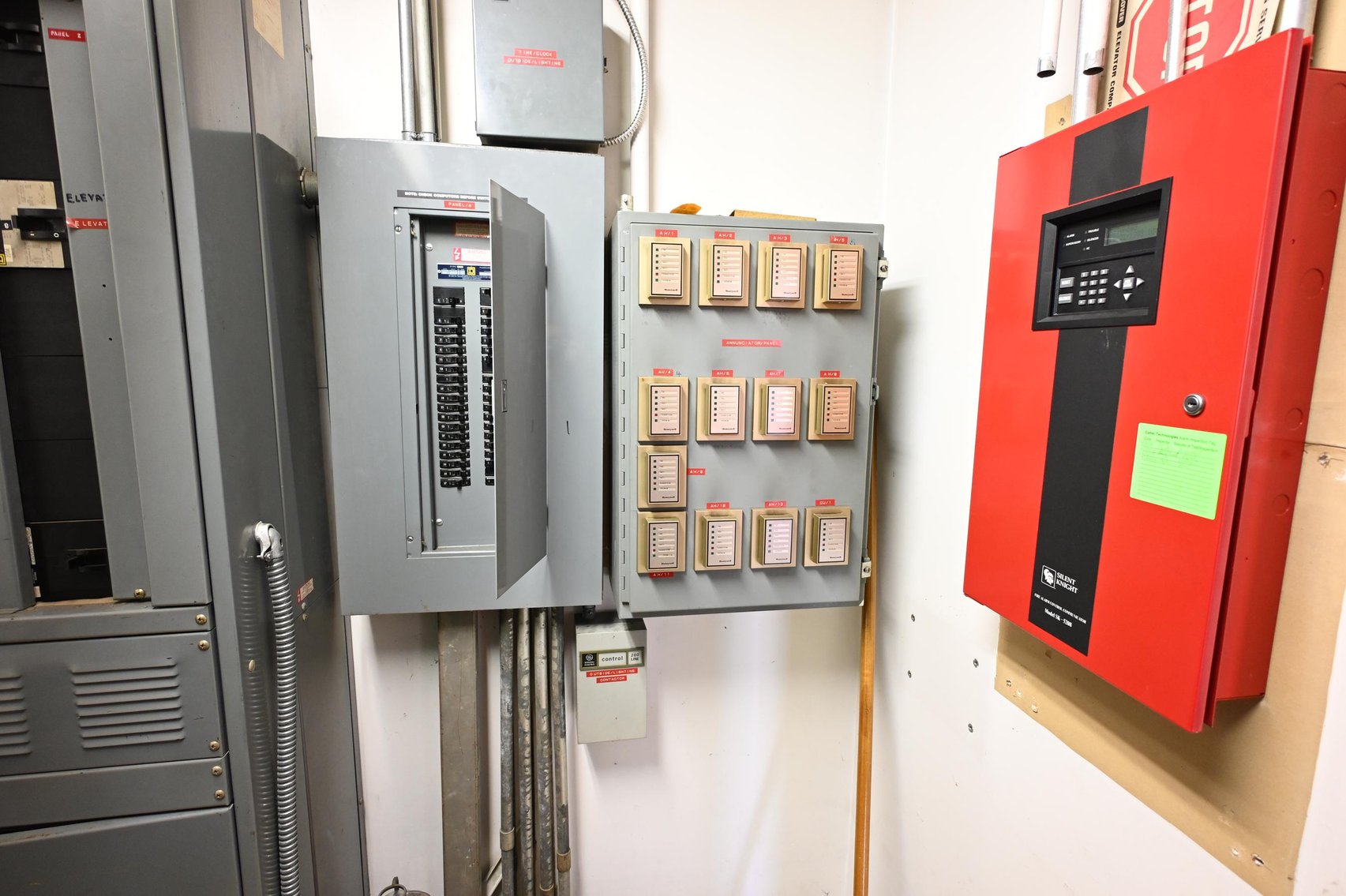 Image for Impressive 4-Story Office Building in Downtown Charleston