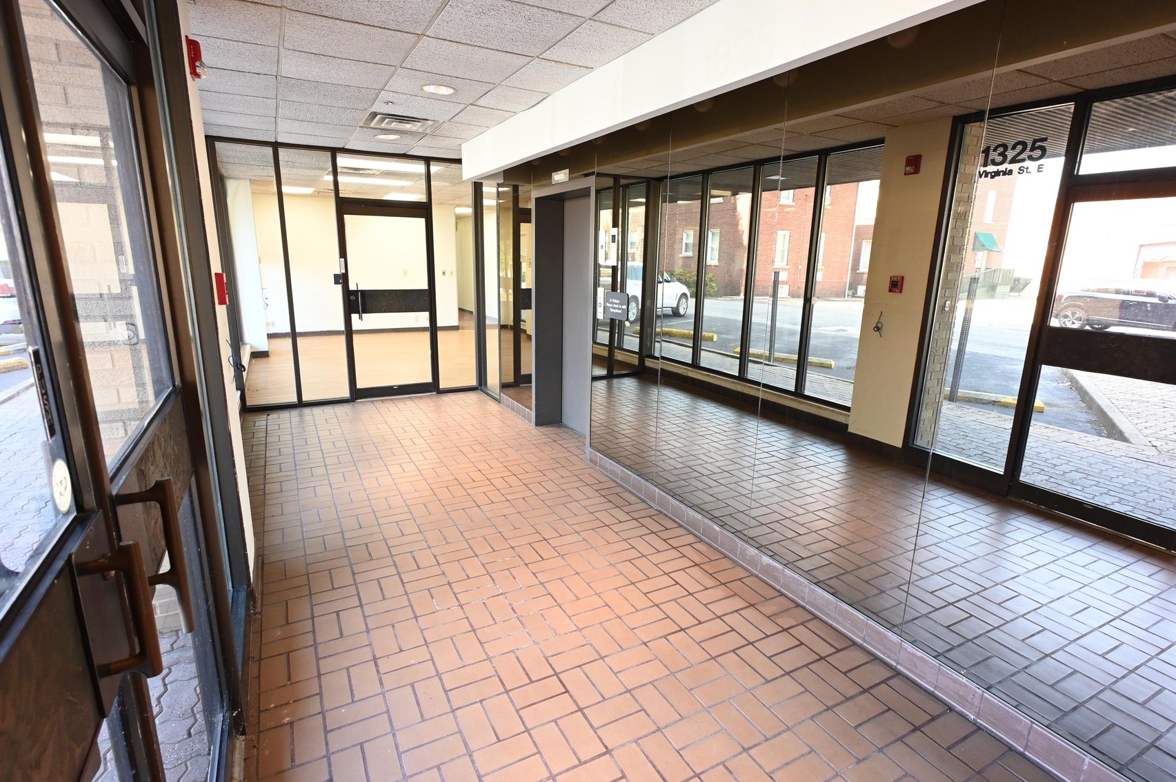 Image for Impressive 4-Story Office Building in Downtown Charleston