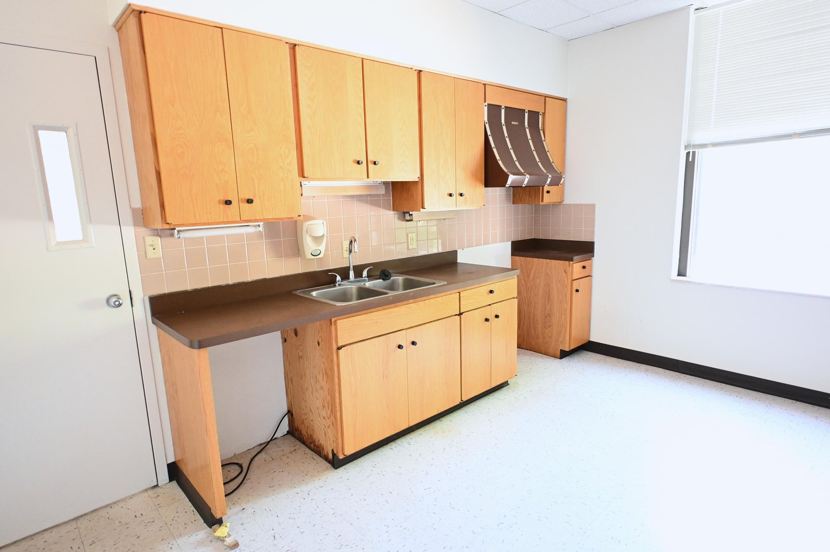 Image for Impressive 4-Story Office Building in Downtown Charleston