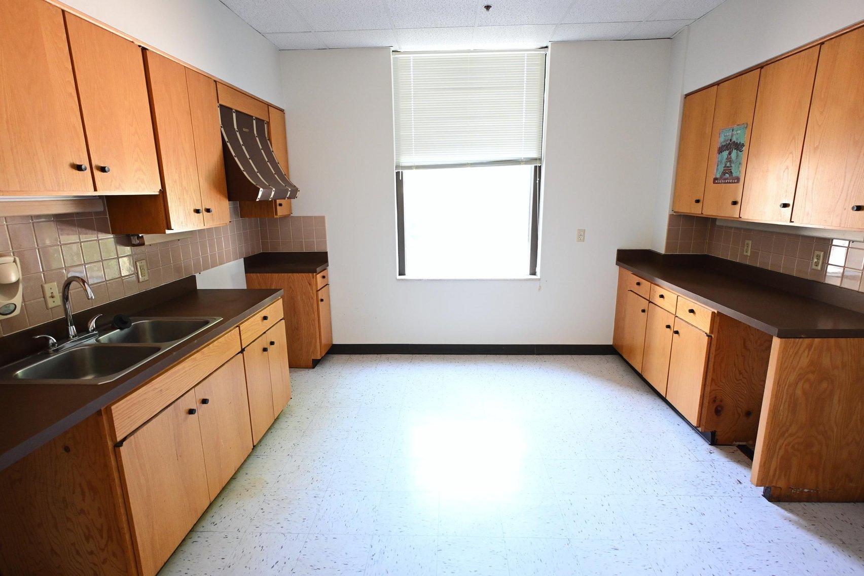 Image for Impressive 4-Story Office Building in Downtown Charleston