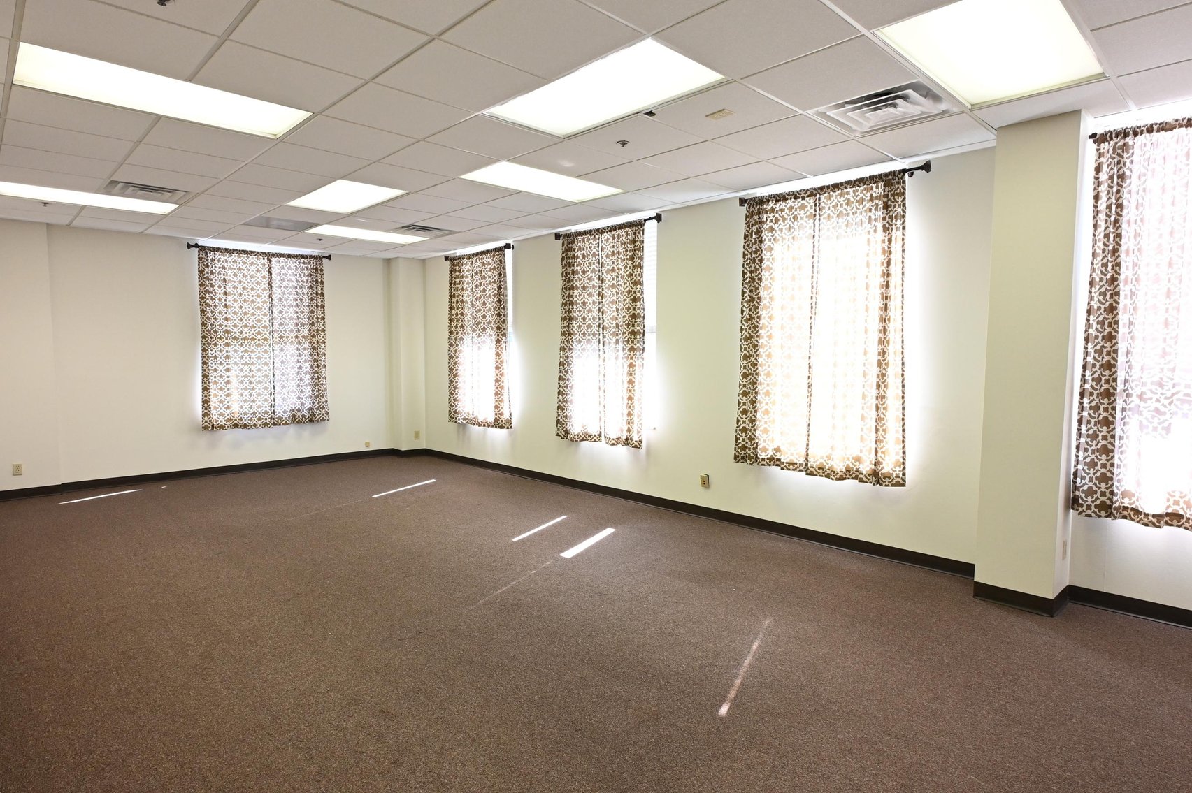 Image for Impressive 4-Story Office Building in Downtown Charleston