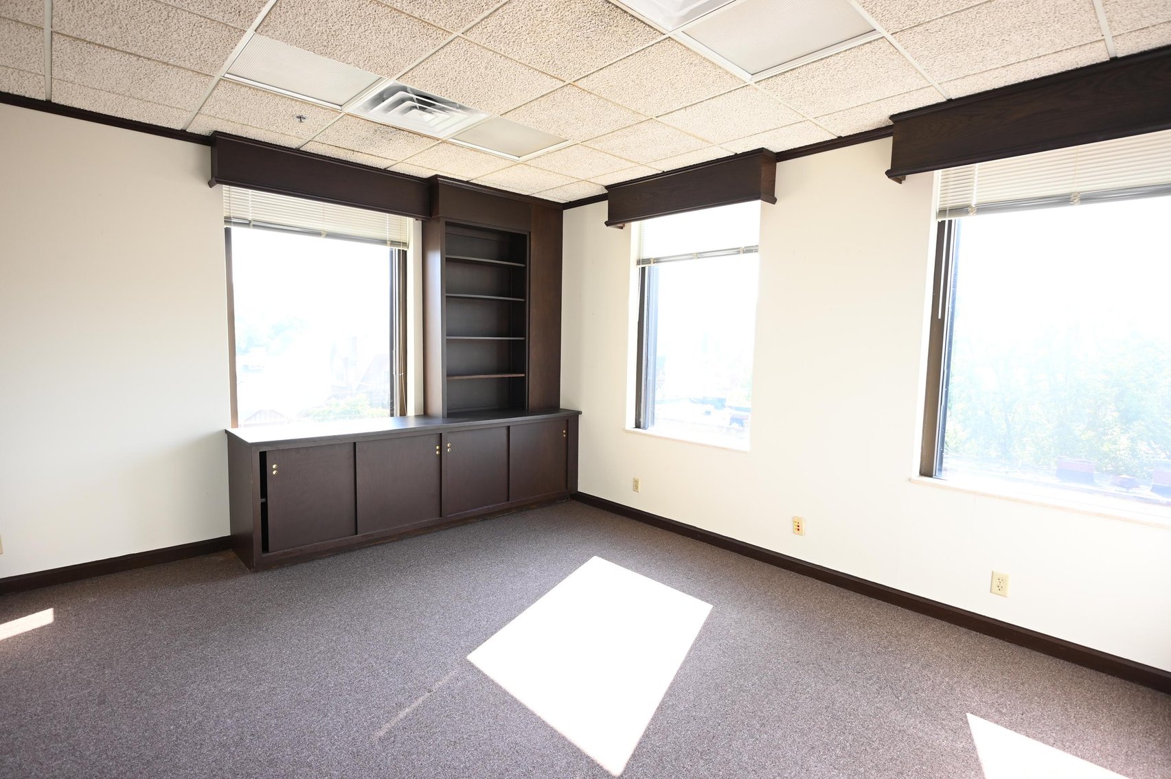 Image for Impressive 4-Story Office Building in Downtown Charleston