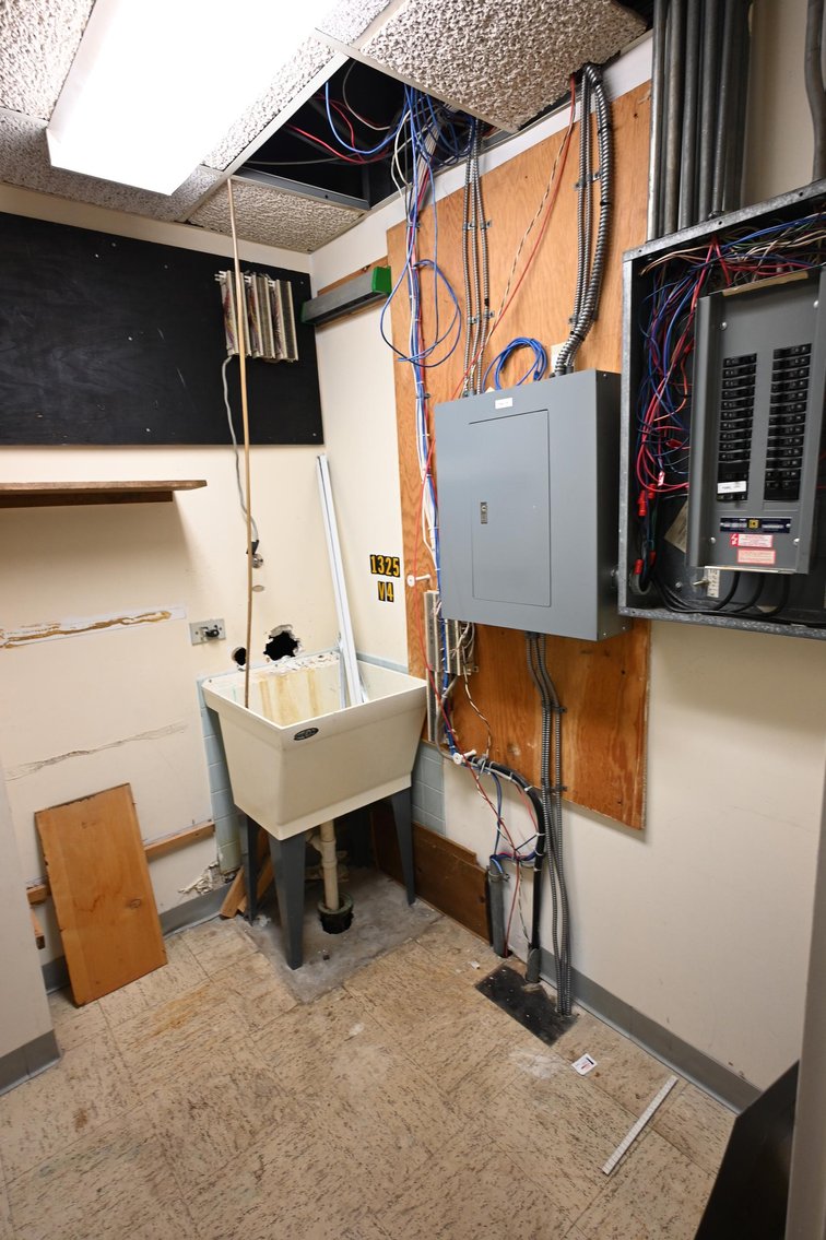 Image for Impressive 4-Story Office Building in Downtown Charleston