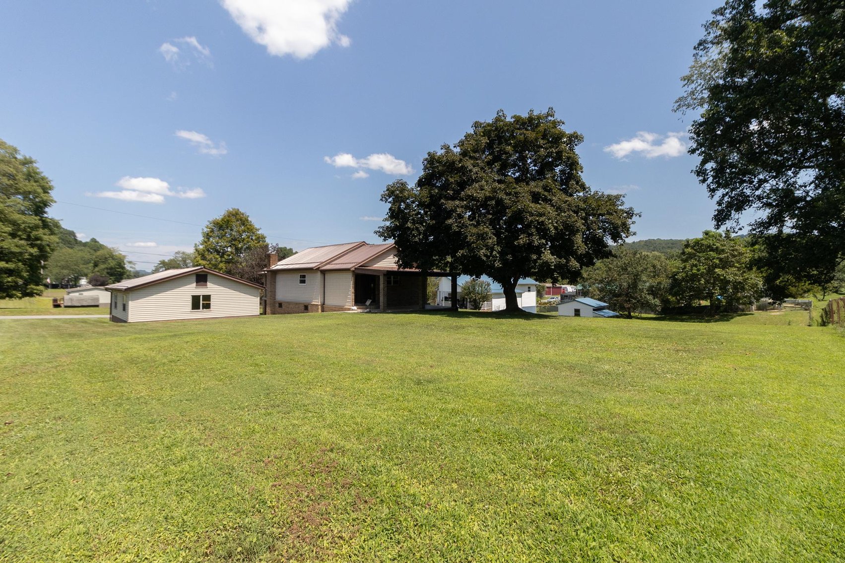 Image for SOLD $132,000 - 3 Bedroom with 2 Car Garage in Weston Selling to the Highest Bidder