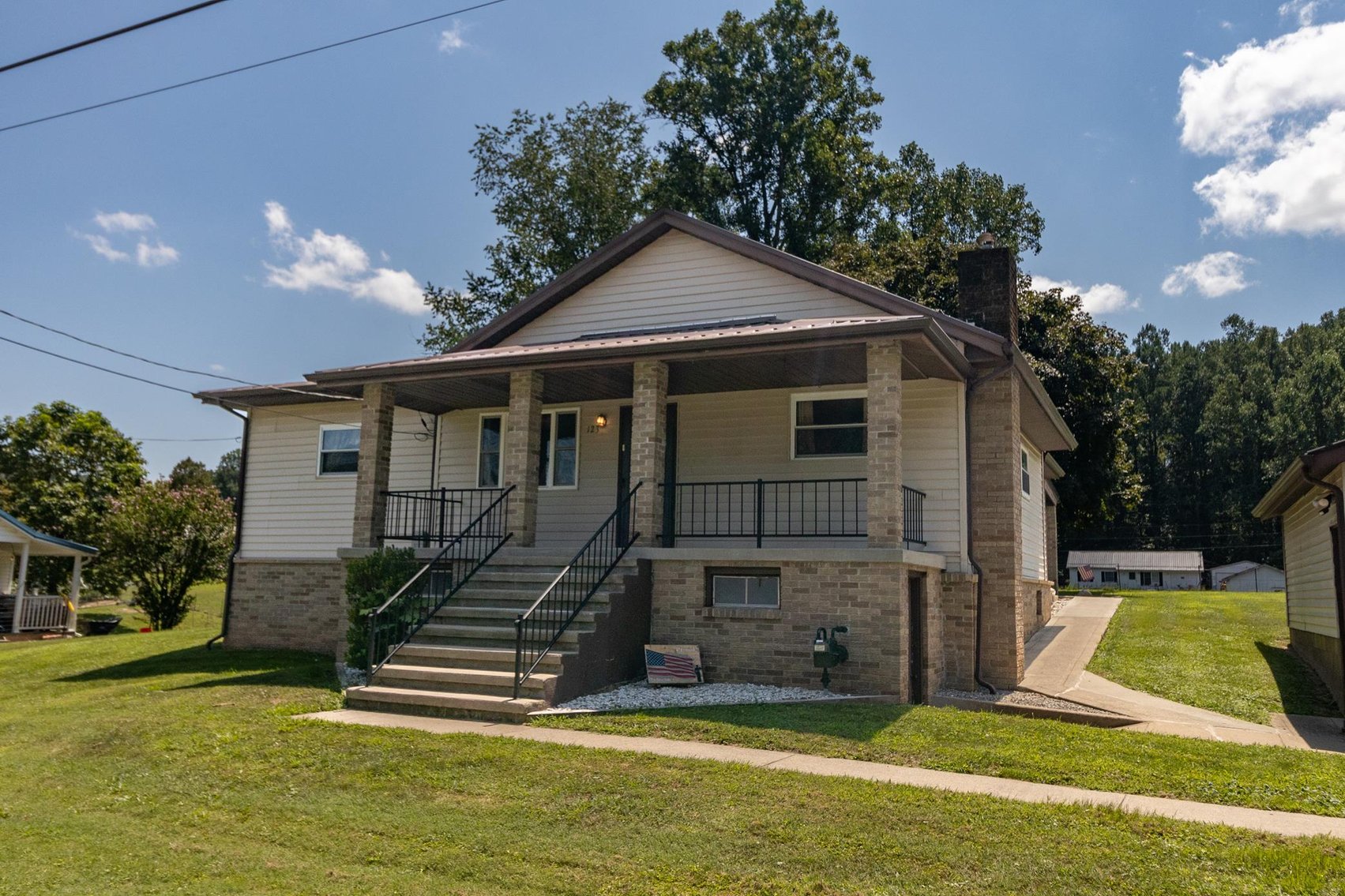 Image for SOLD $132,000 - 3 Bedroom with 2 Car Garage in Weston Selling to the Highest Bidder