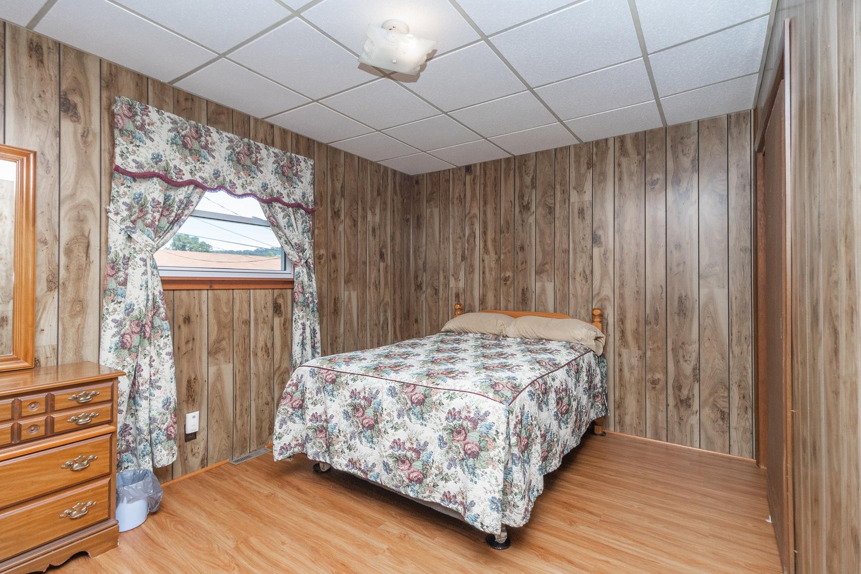 Image for SOLD $132,000 - 3 Bedroom with 2 Car Garage in Weston Selling to the Highest Bidder