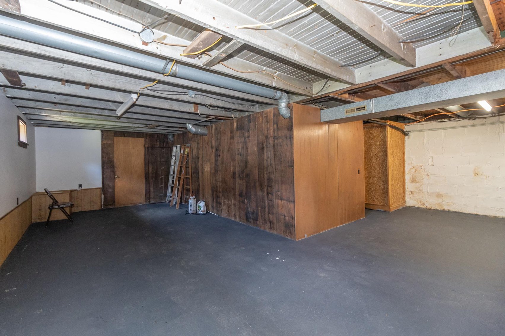 Image for SOLD $132,000 - 3 Bedroom with 2 Car Garage in Weston Selling to the Highest Bidder