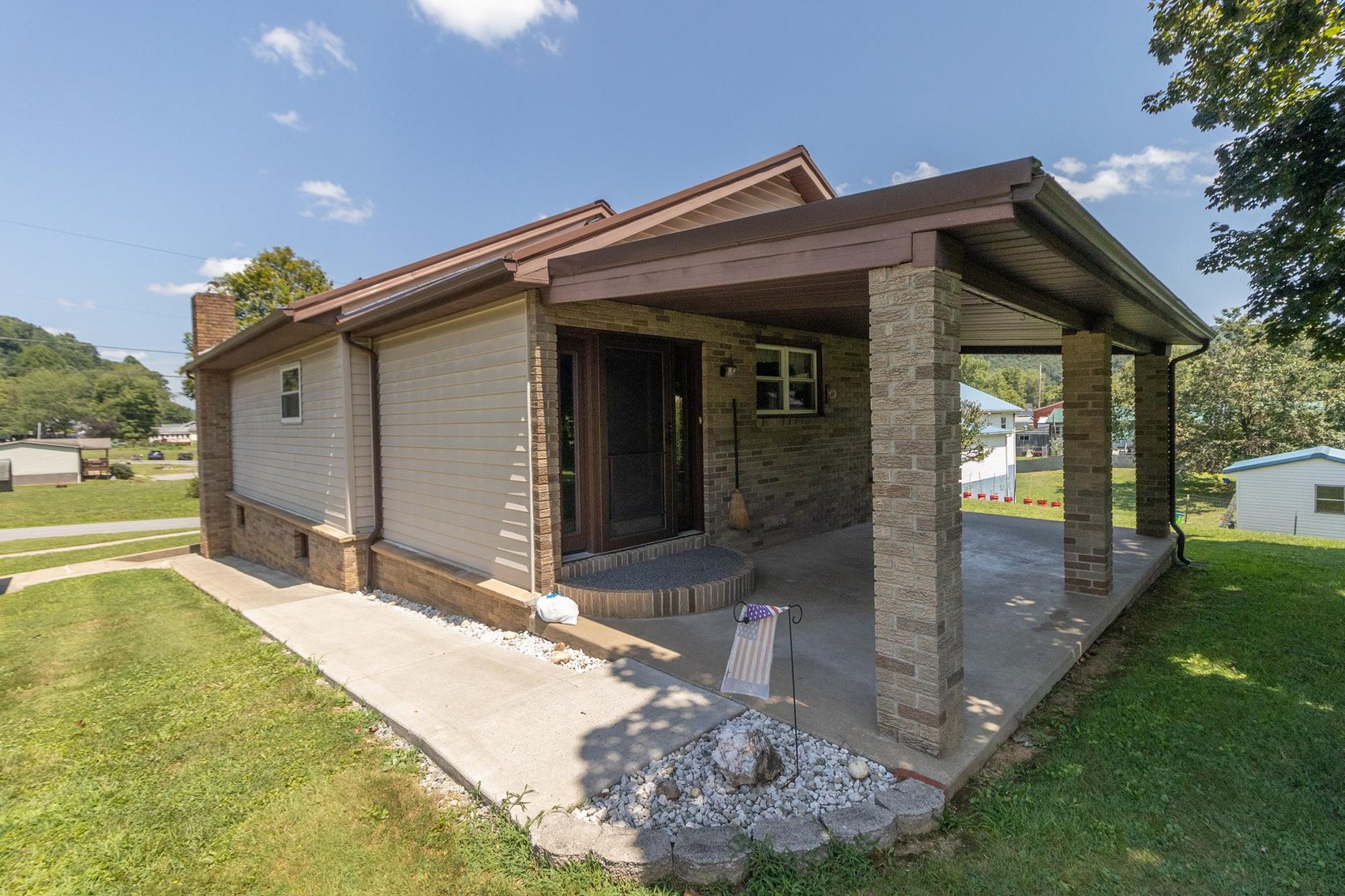 Image for SOLD $132,000 - 3 Bedroom with 2 Car Garage in Weston Selling to the Highest Bidder