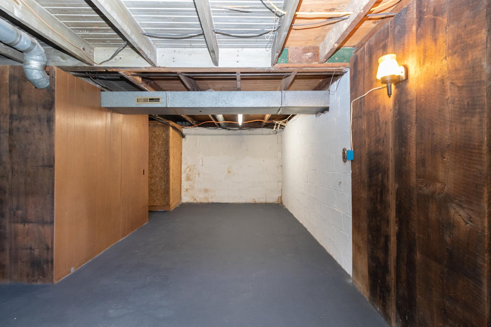 Image for SOLD $132,000 - 3 Bedroom with 2 Car Garage in Weston Selling to the Highest Bidder