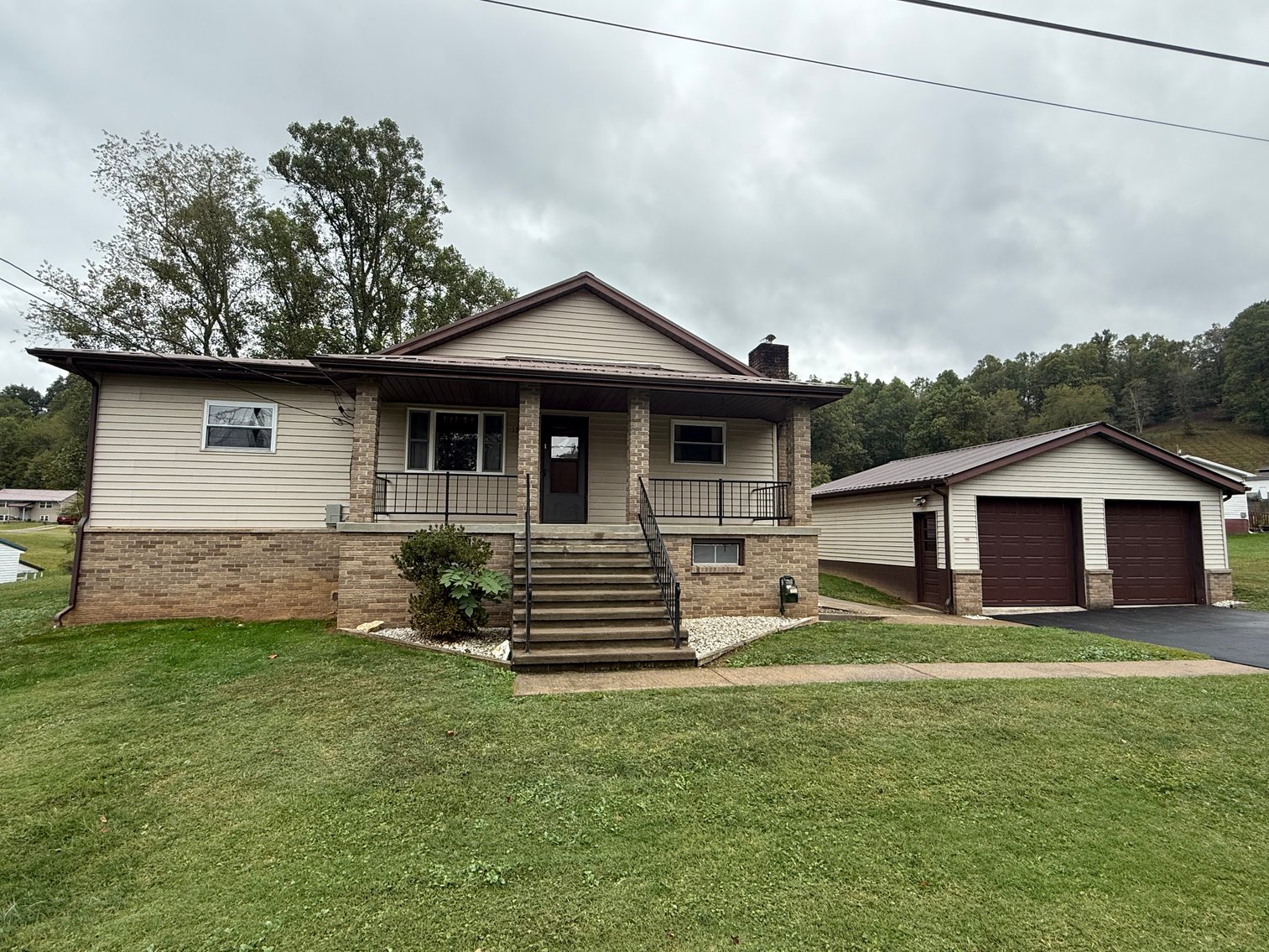 Image for SOLD $132,000 - 3 Bedroom with 2 Car Garage in Weston Selling to the Highest Bidder