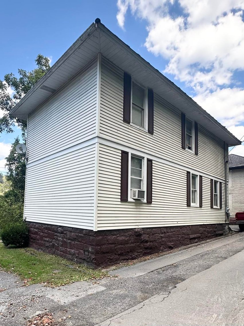 Image for SOLD $29,150 - Beautifully Maintained 3 Bedroom in Gary