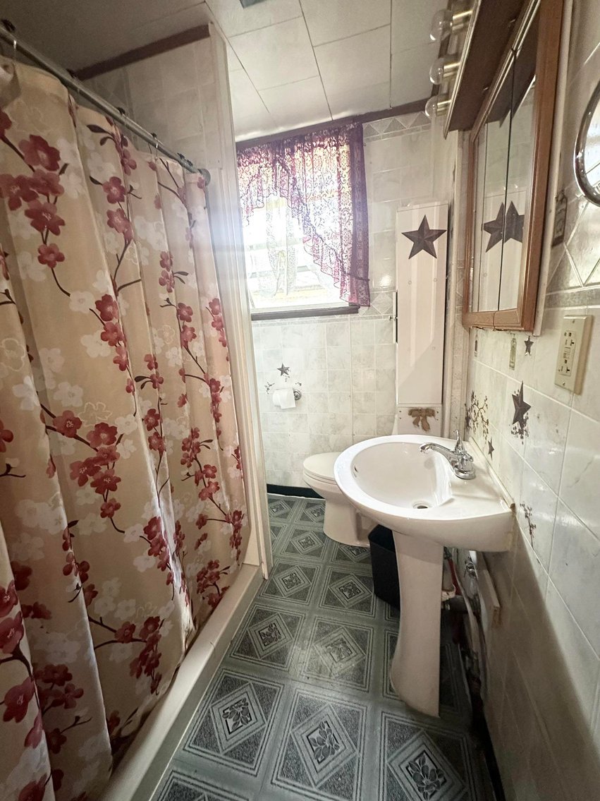 Image for SOLD $29,150 - Beautifully Maintained 3 Bedroom in Gary