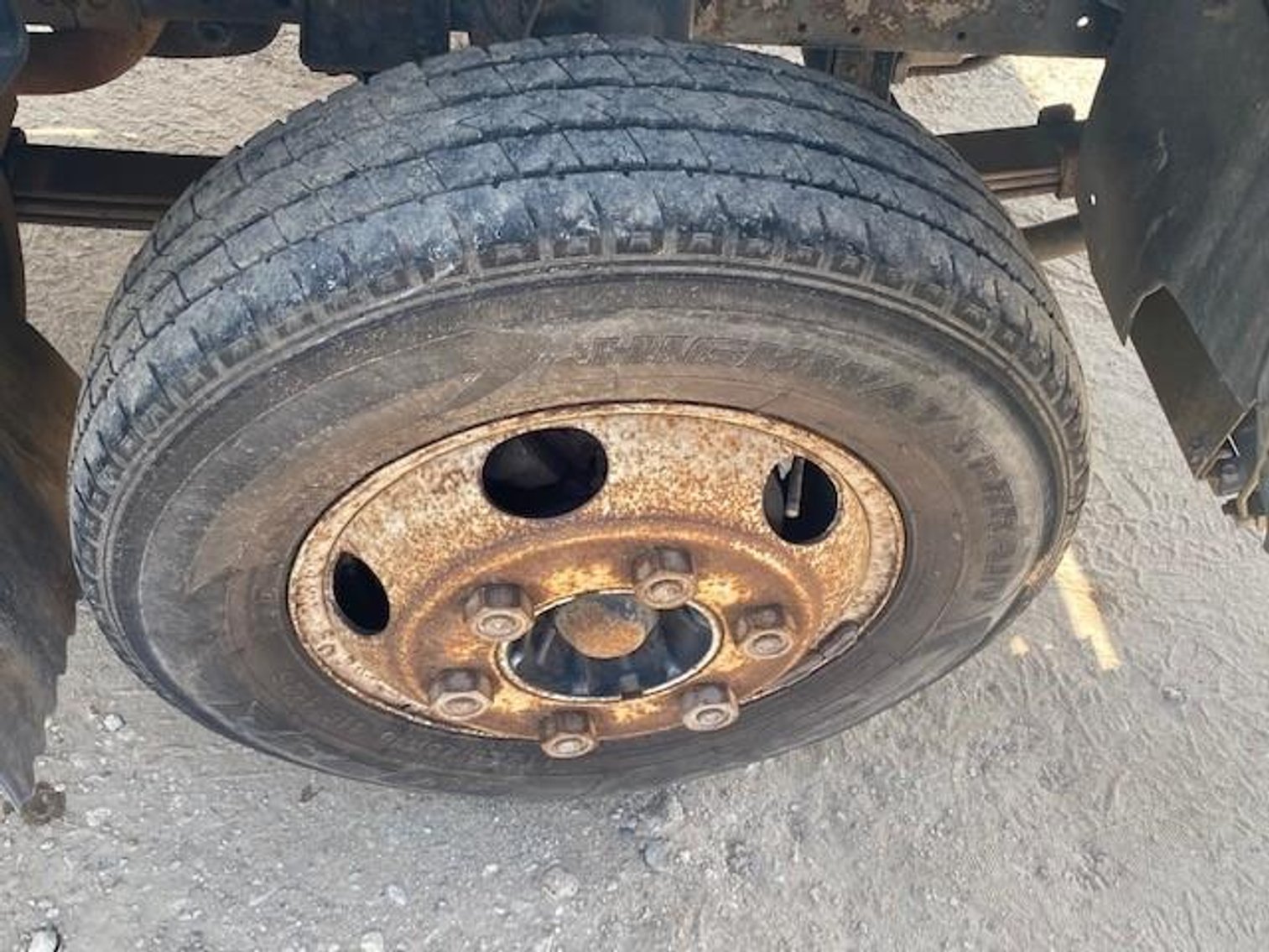 Image for 2006 Isuzu Box Truck - Tomball, TX