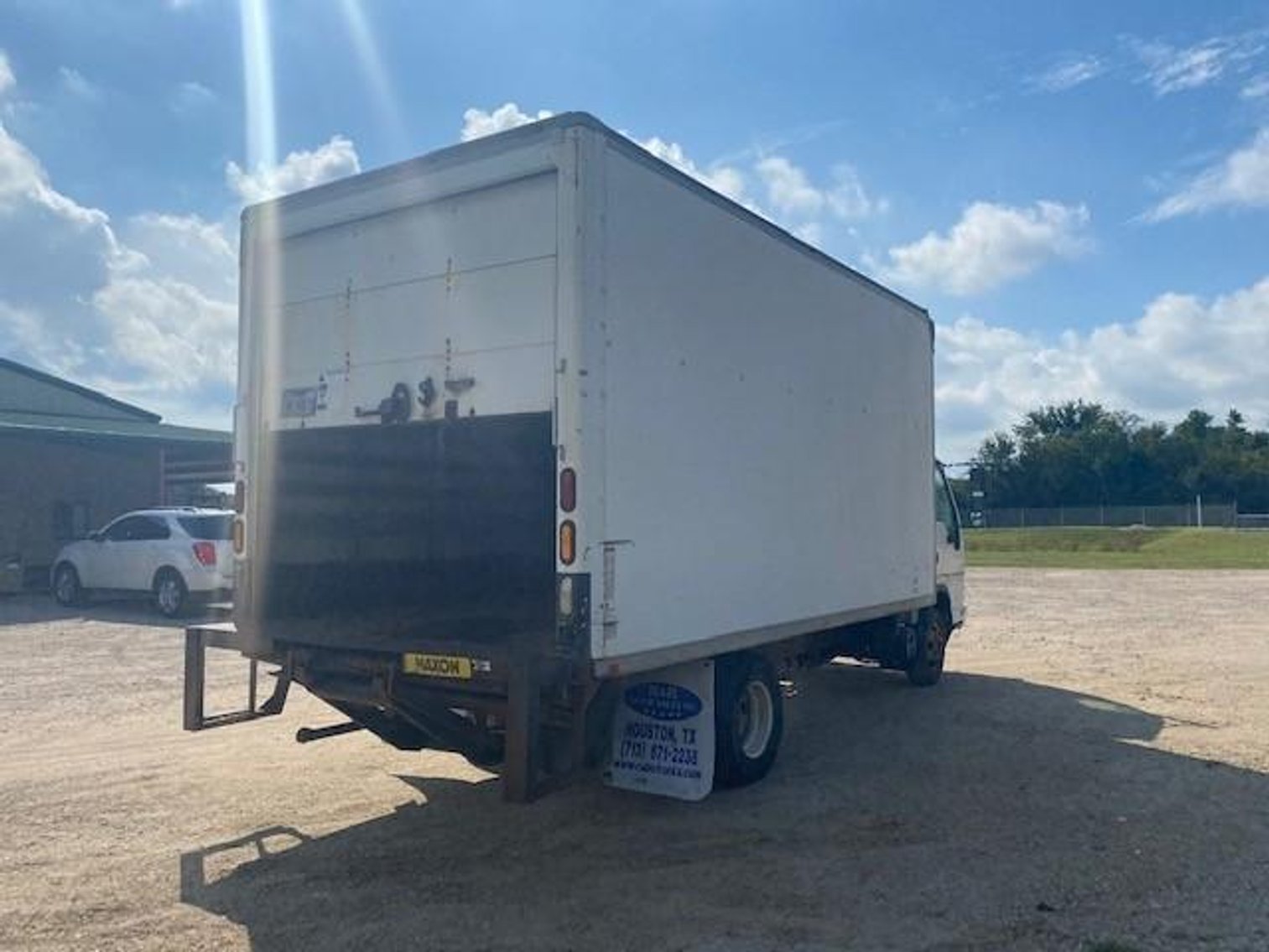 Image for 2006 Isuzu Box Truck - Tomball, TX