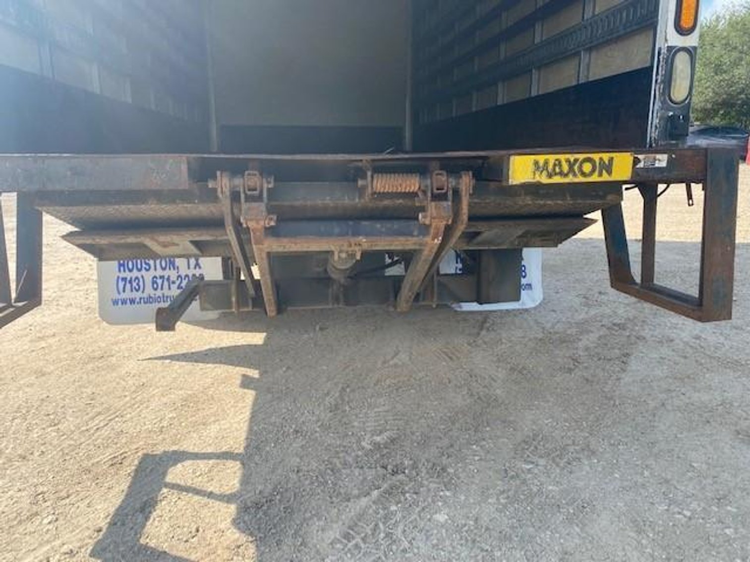 Image for 2006 Isuzu Box Truck - Tomball, TX