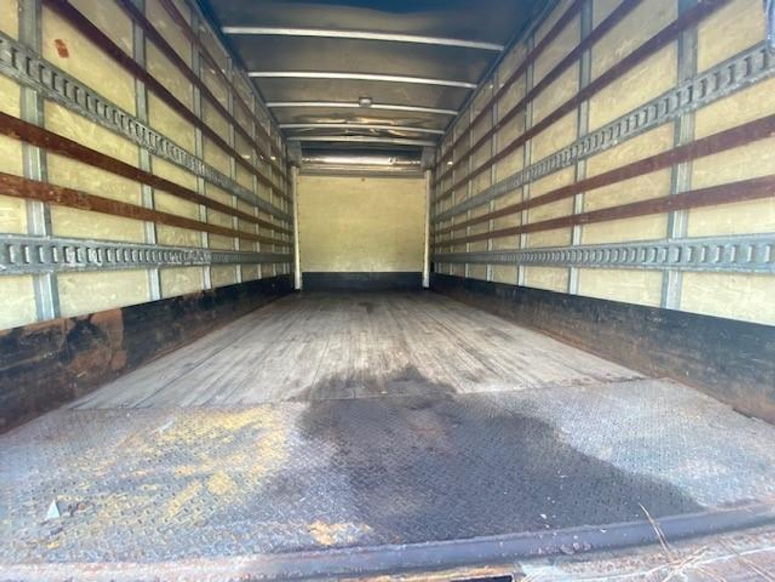 Image for 2006 Isuzu Box Truck - Tomball, TX