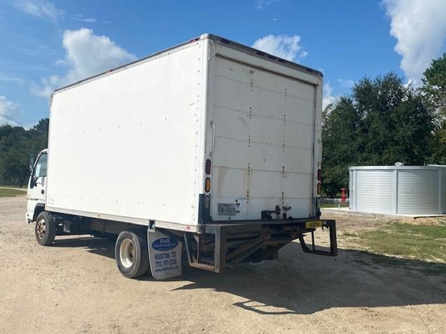 Image for 2006 Isuzu Box Truck - Tomball, TX