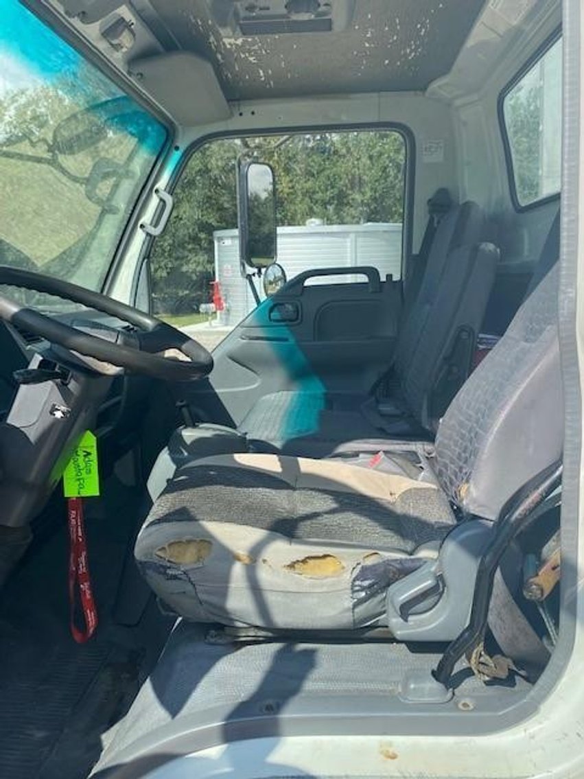 Image for 2006 Isuzu Box Truck - Tomball, TX