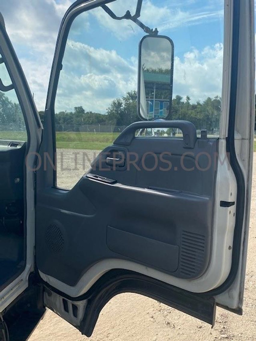 Image for 2006 Isuzu Box Truck - Tomball, TX