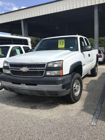 Image for (1) 2005 Chevy 2500 Heavy Duty Silverado Pickup Truck Vin #1GCHC29U05E232006