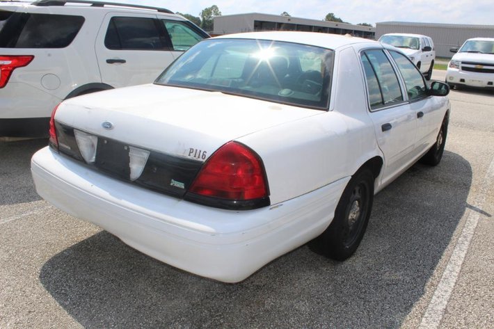 Image for (1) 2010 Ford 4 Door Crown Victoria Vin #2FABP7BV3AX128490